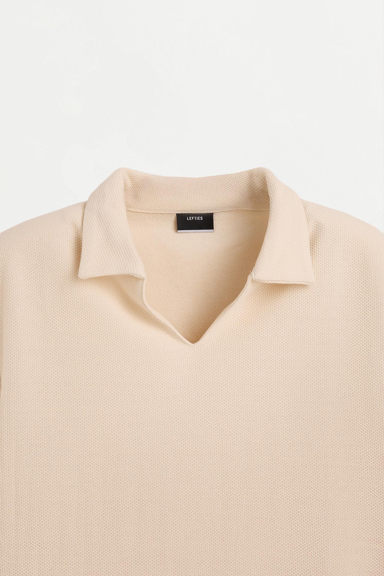 Textured V-neck polo shirt — VANILLA