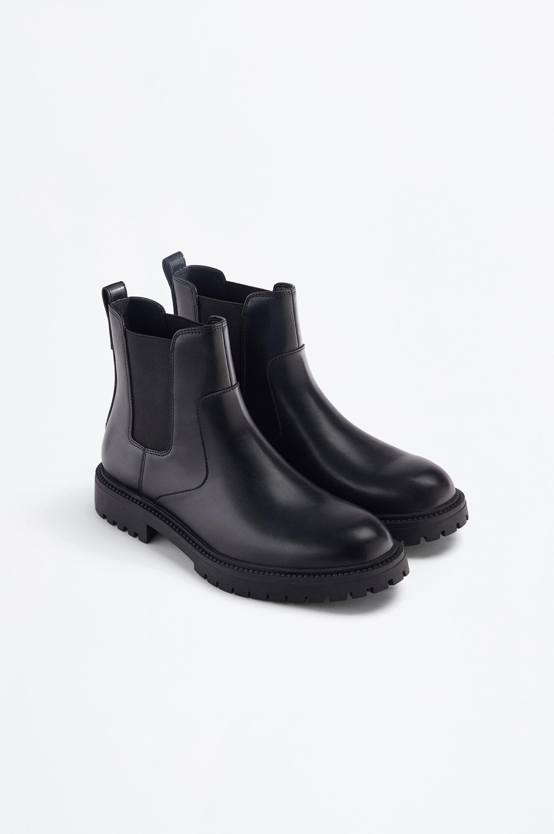 Men's Chelsea boots with track sole — BLACK