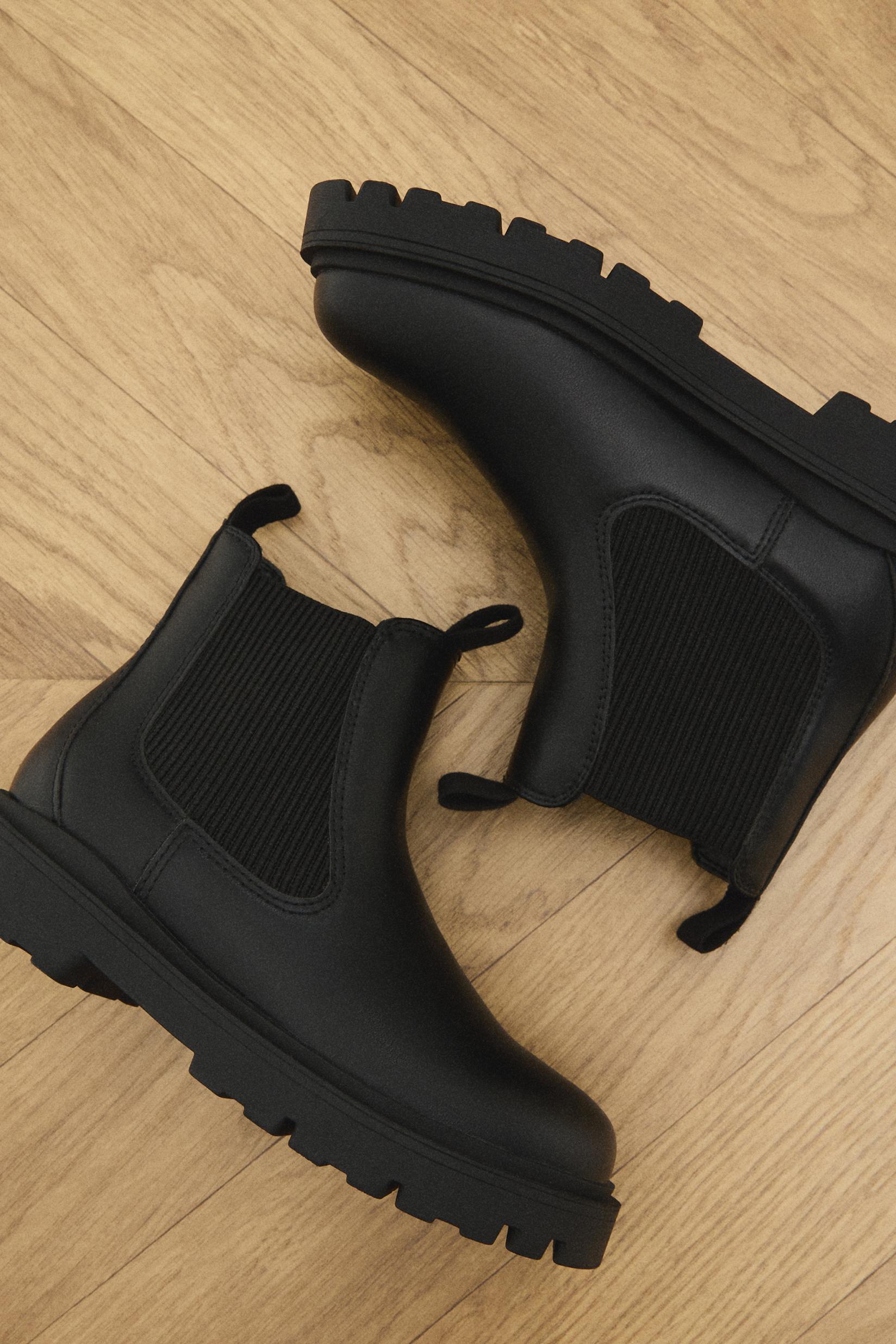 Chelsea boots — BLACK
