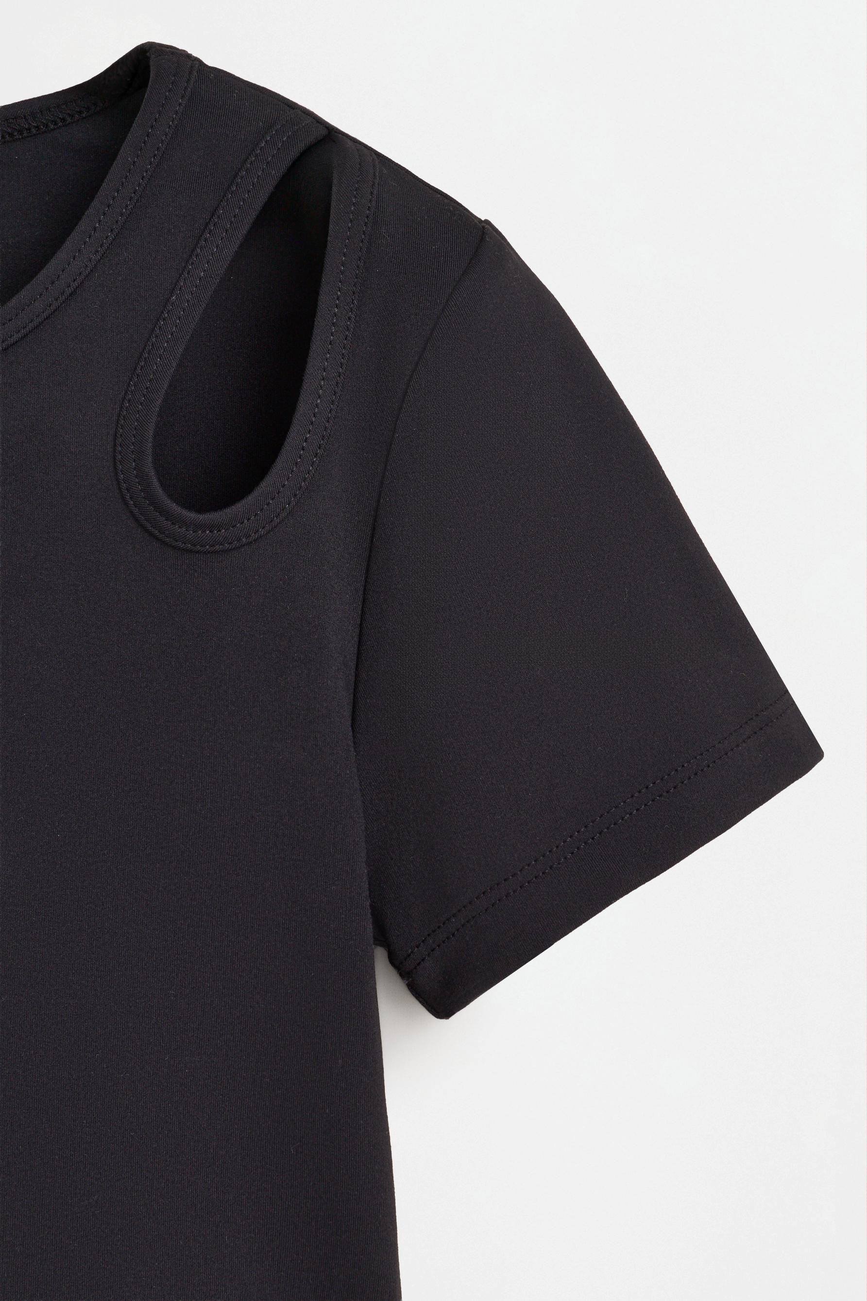 Cut-out sports top — BLACK
