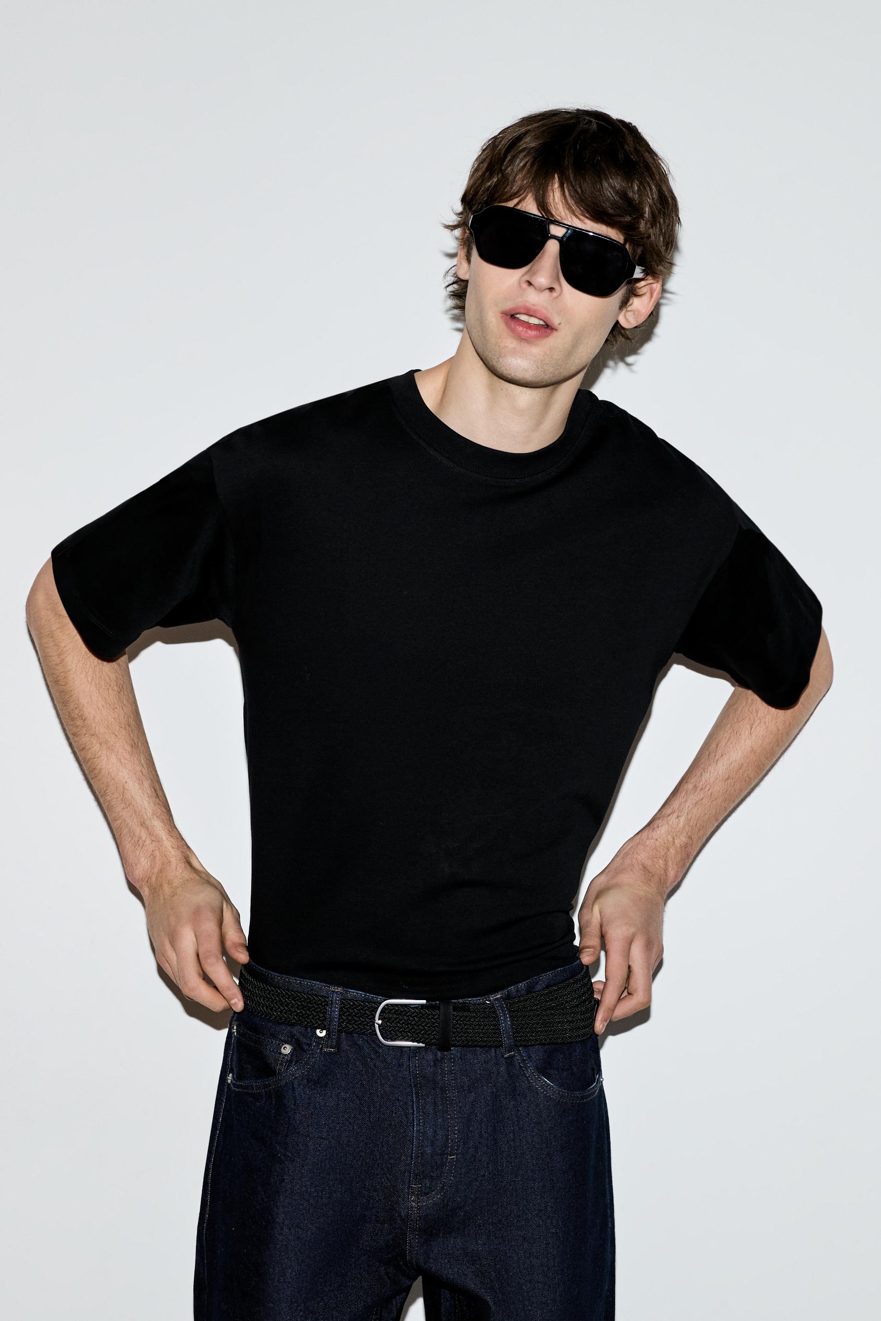Boxy medium weight T-shirt — BLACK