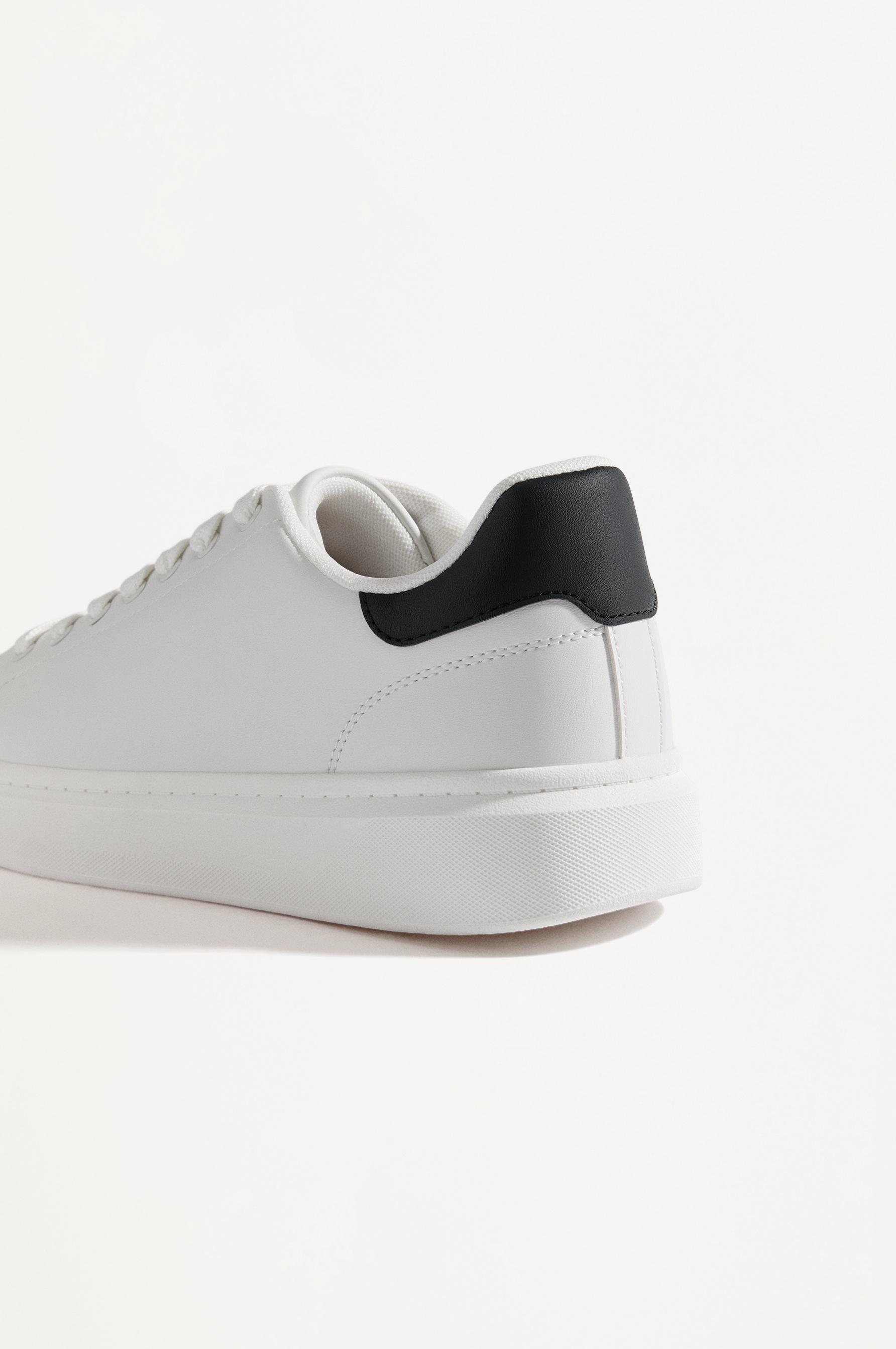 Contrast heel counter slipper — WHITE