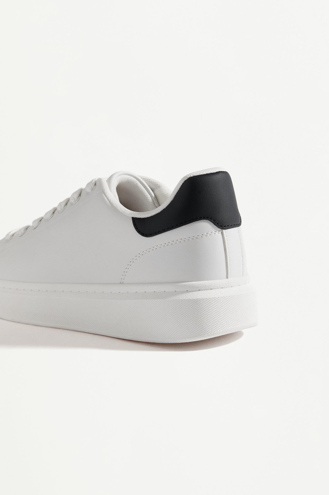 Contrast heel counter slipper — WHITE