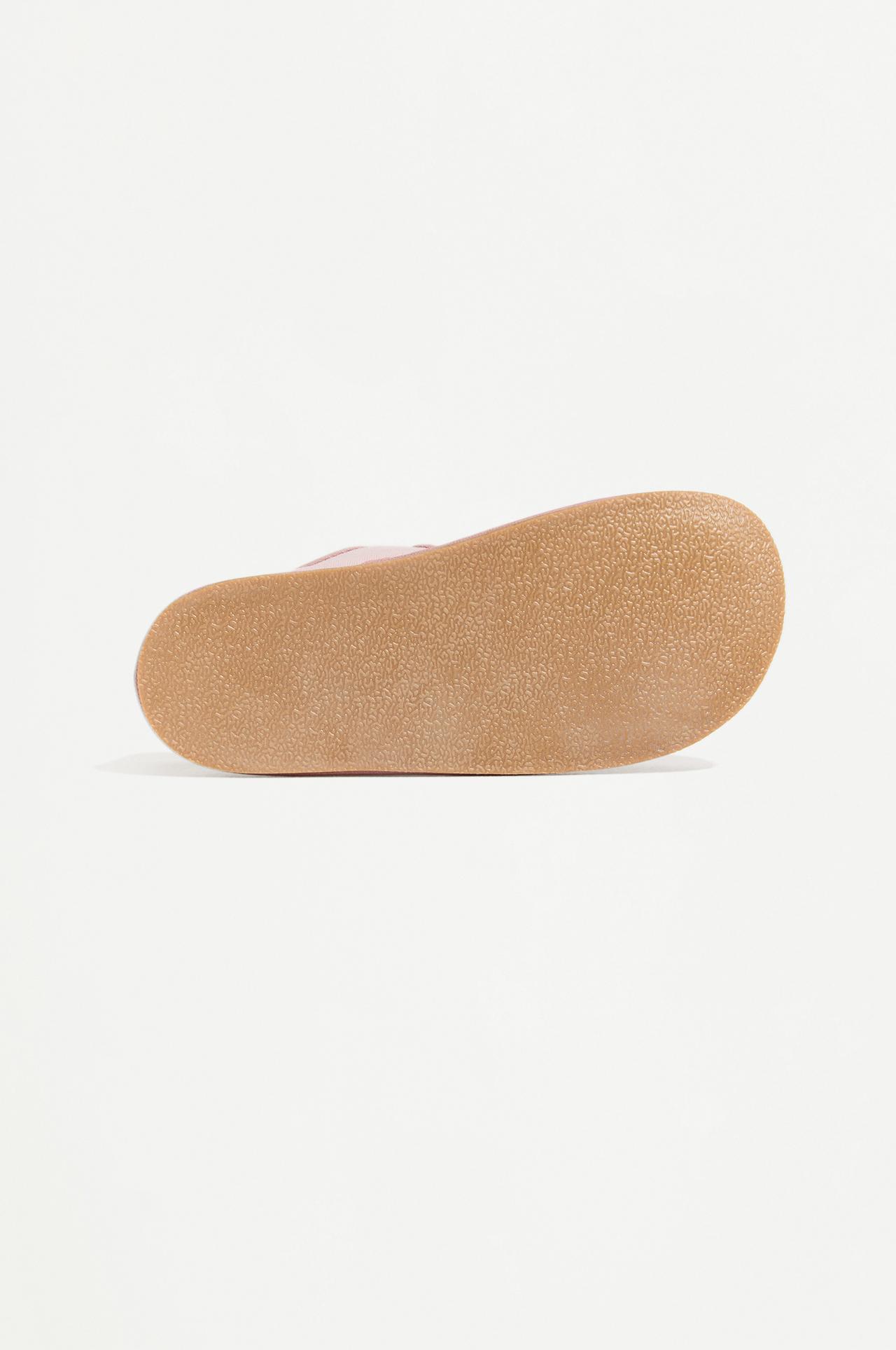 BAREFOOT MARY JANE FLATS — PINK