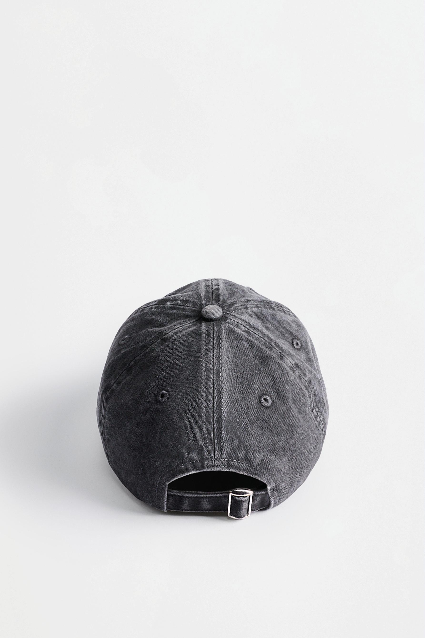 Embroidered cap — BLACK TONE