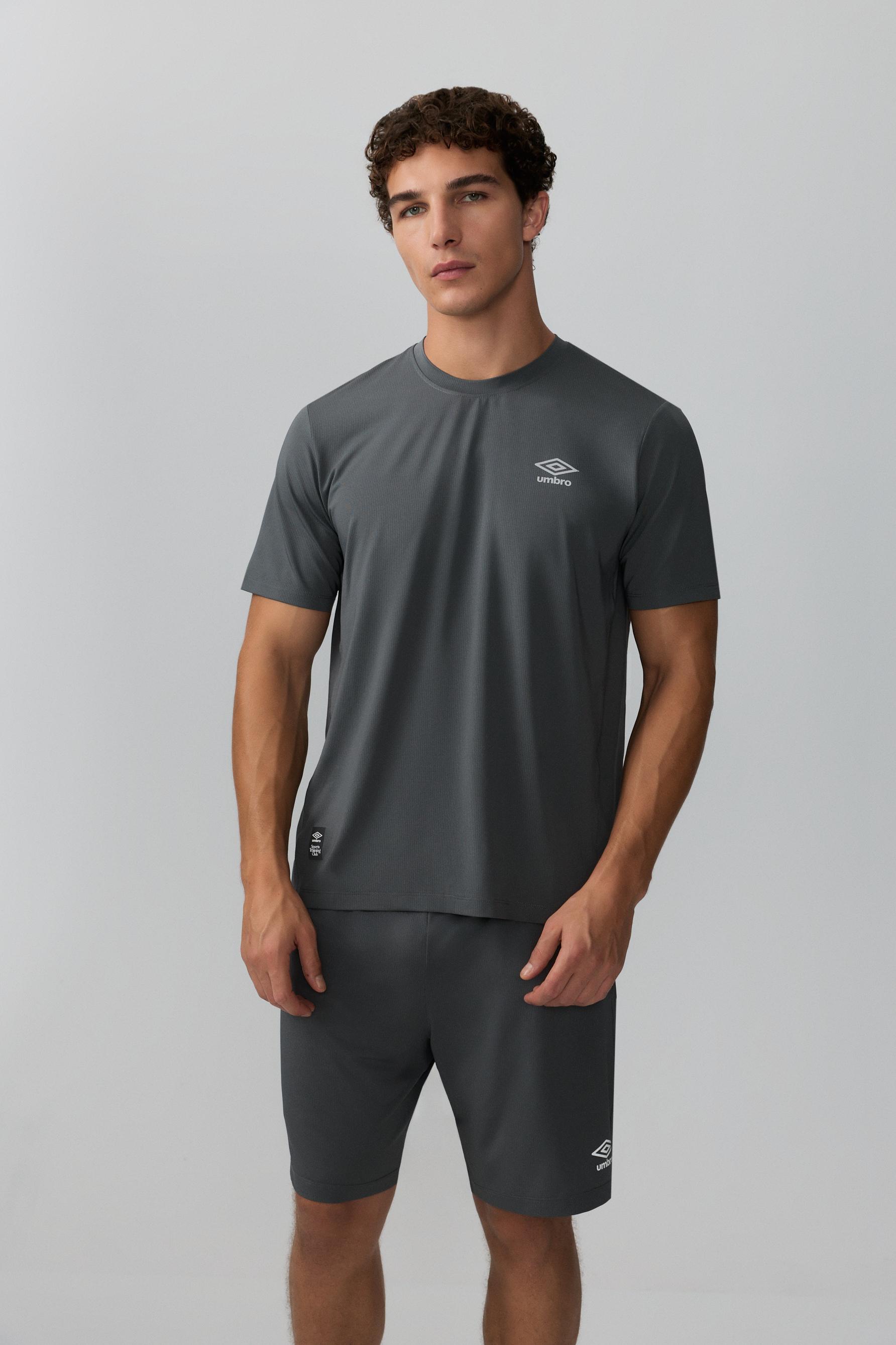 Camiseta deportiva Umbro x Lefties