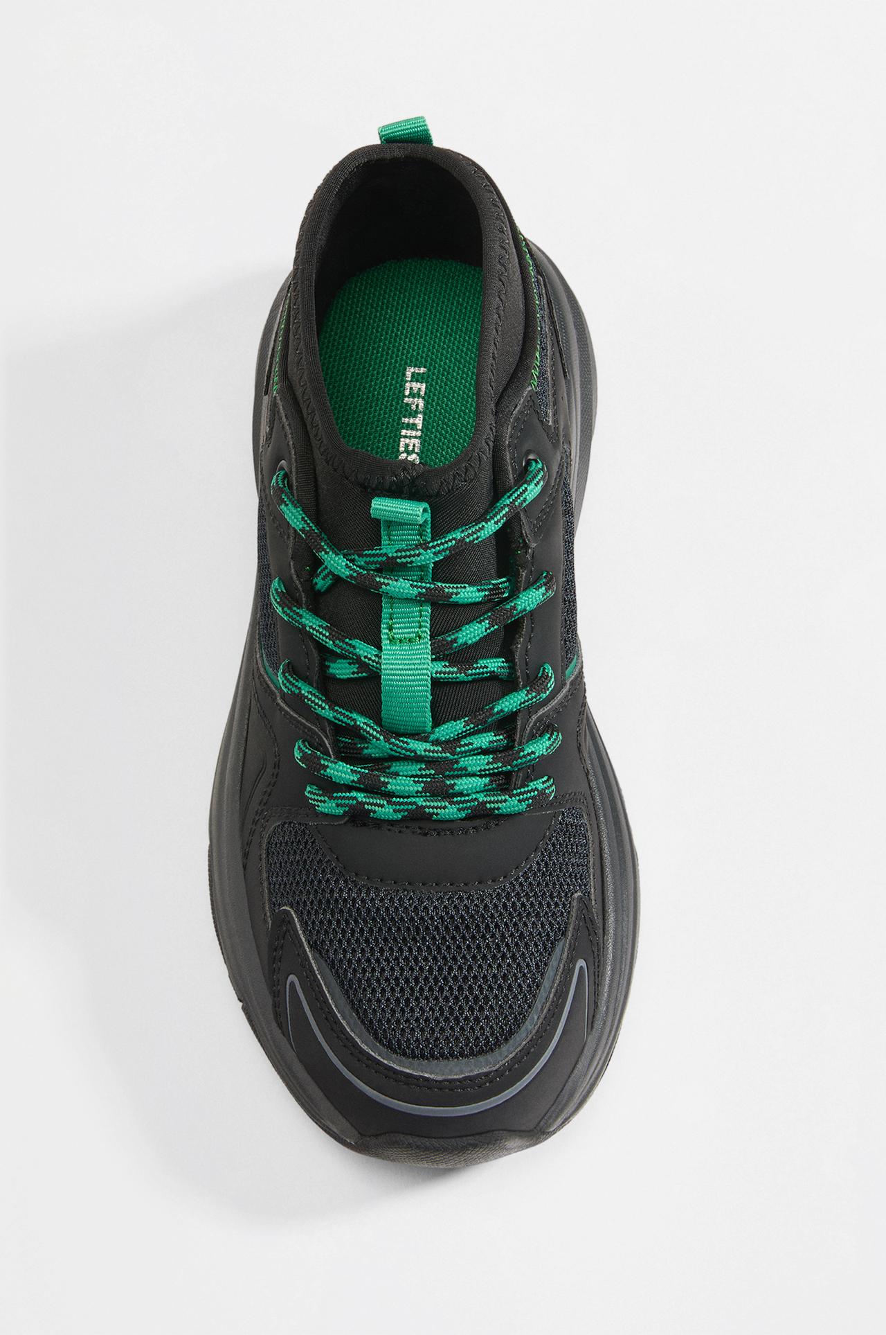 Basketball sneaker — BLACK
