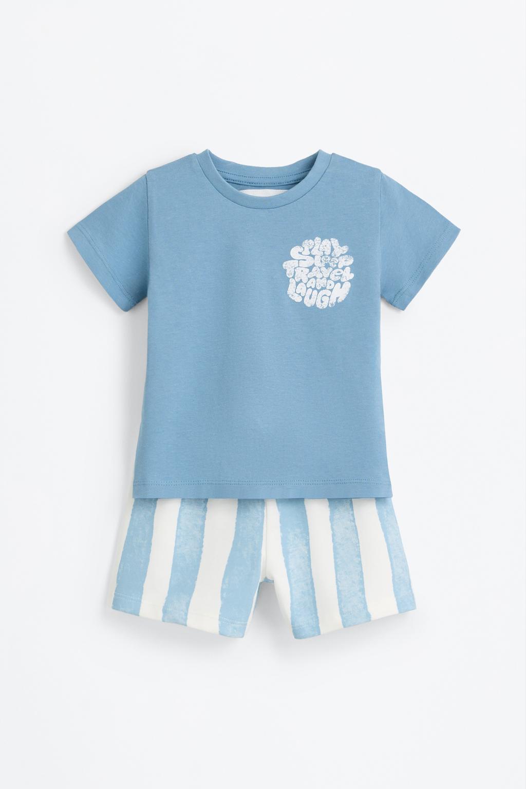 Conjunto de T-shirt estampada e calções bermuda