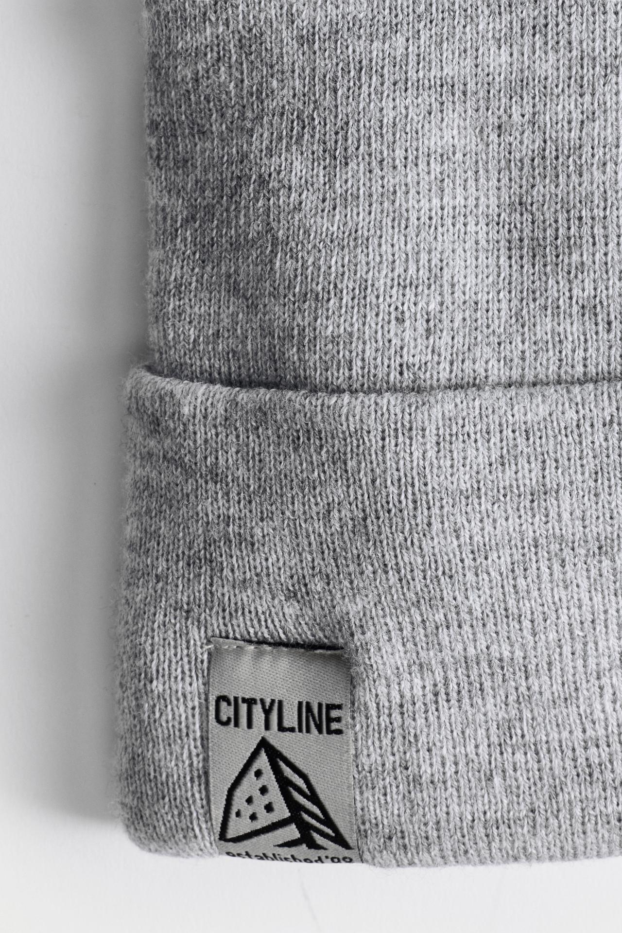 Knit beanie with label — GREY MARL