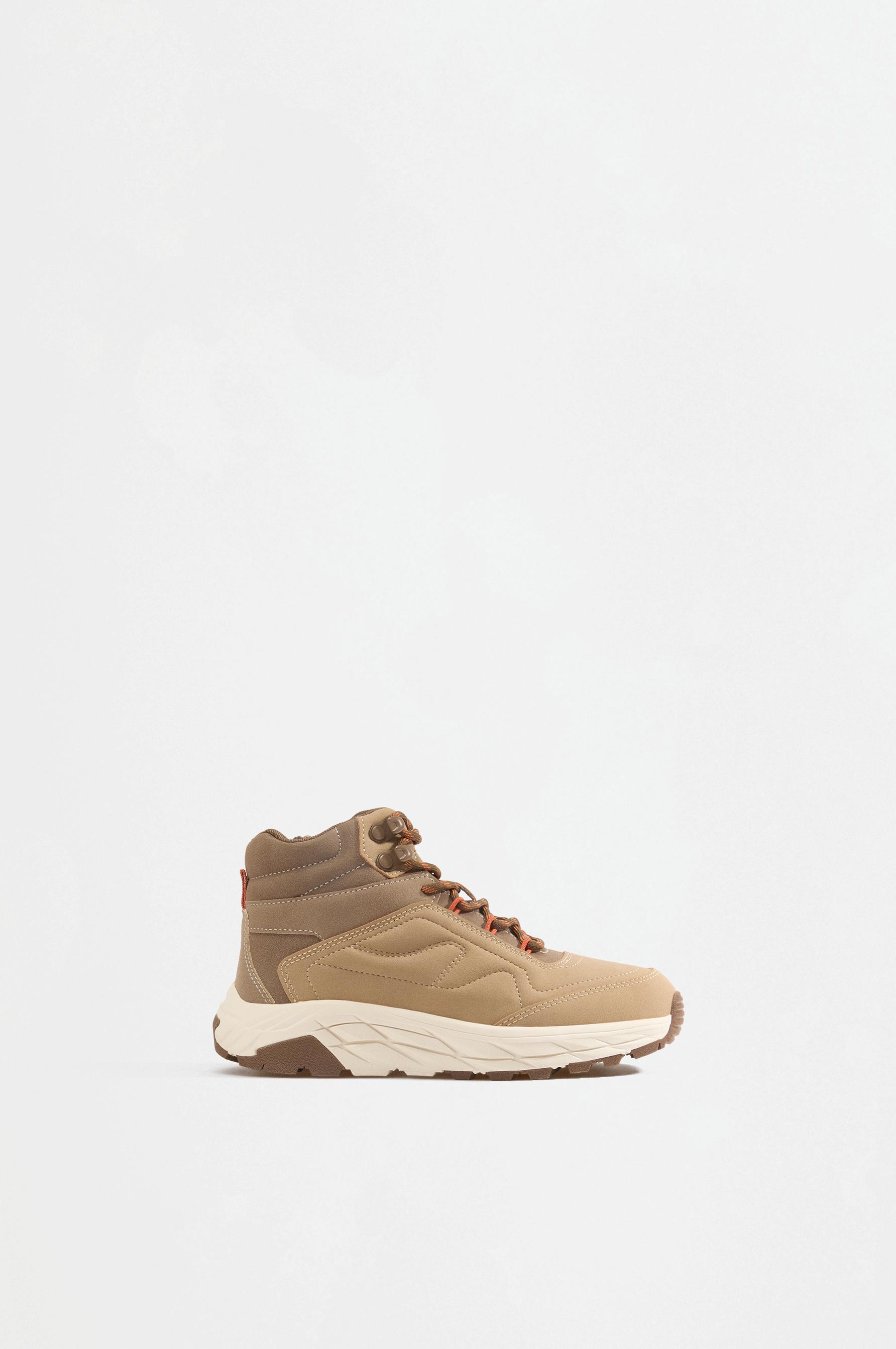 Bota montaña