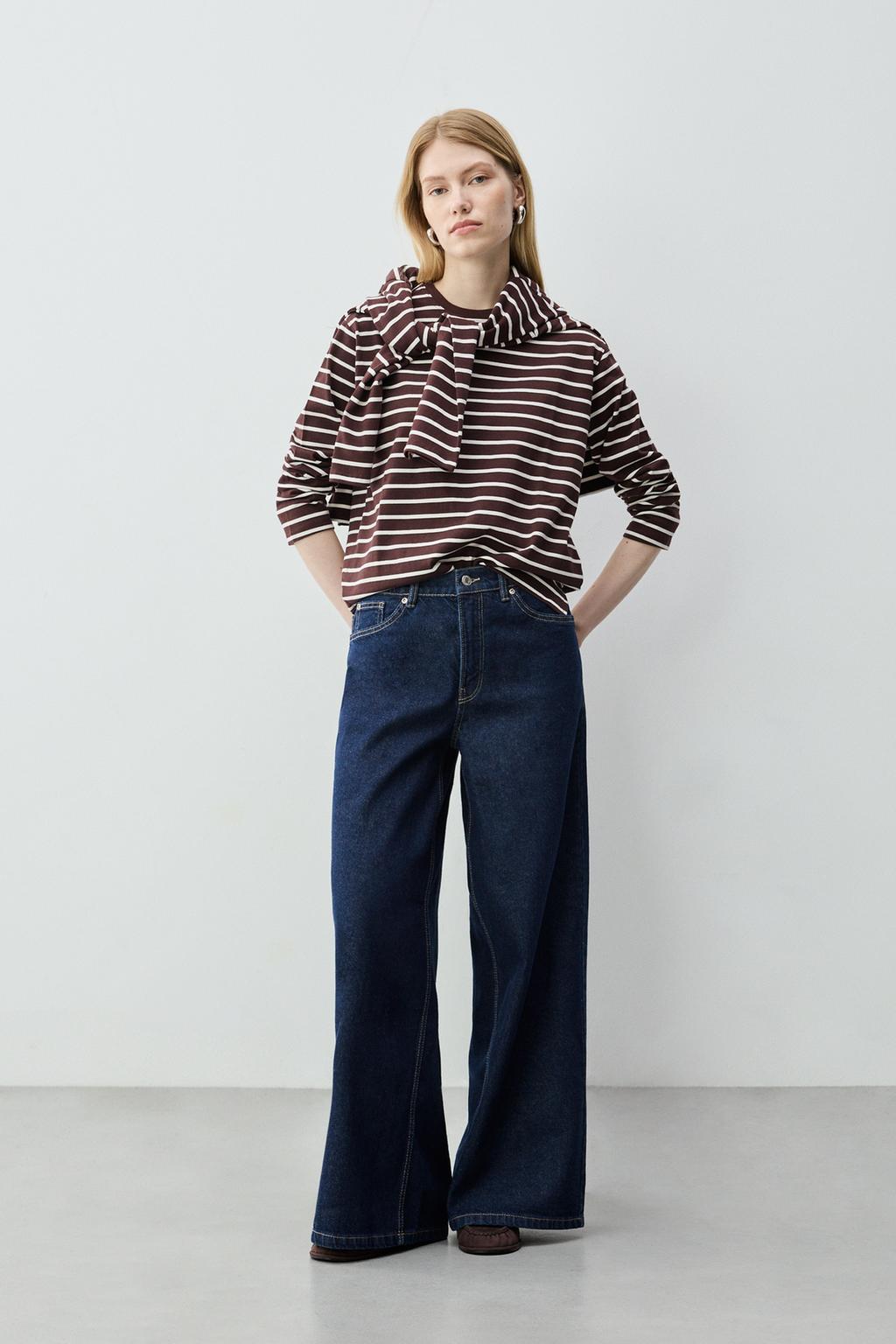 Baggy wide-leg jeans