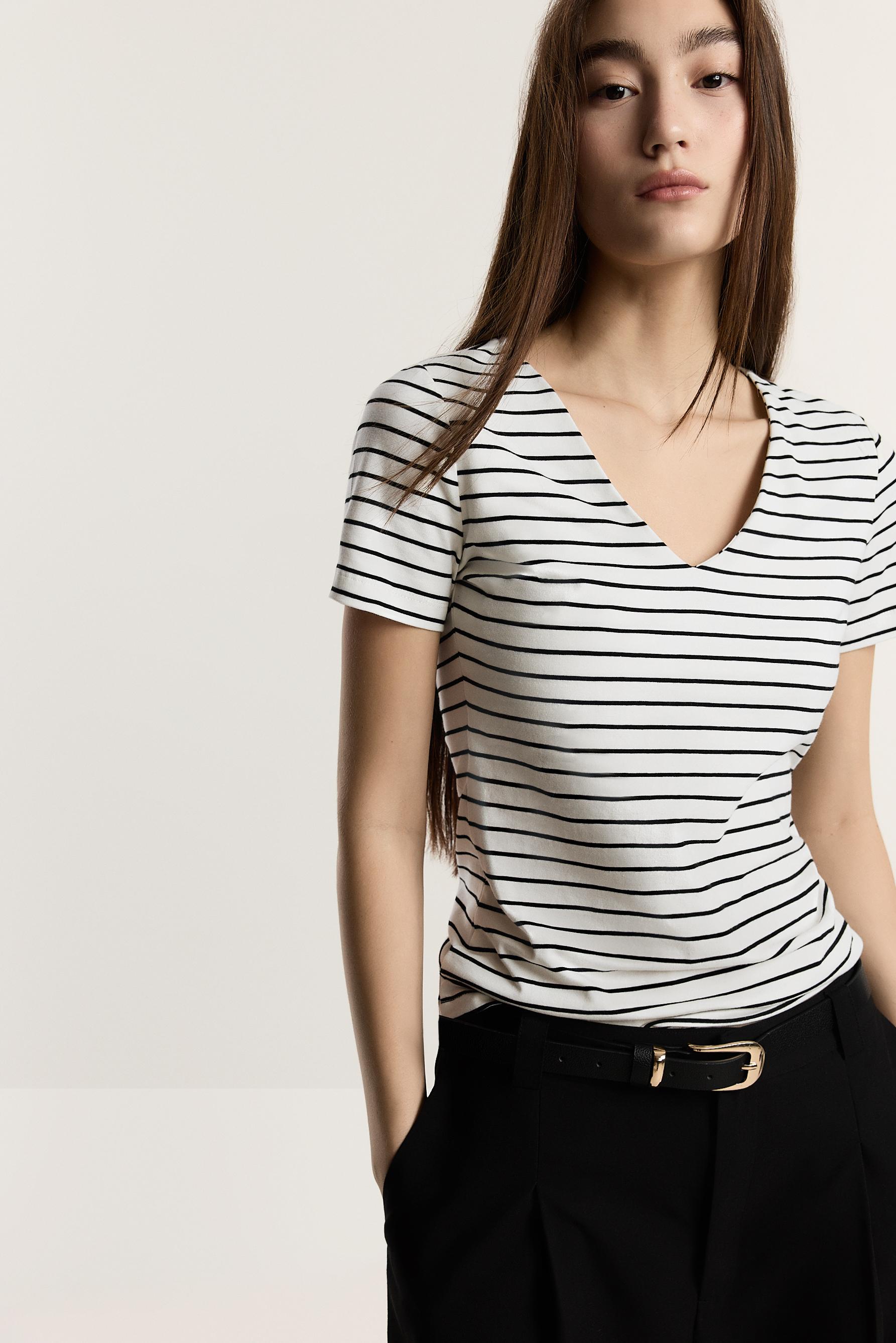 Camiseta cuello pico