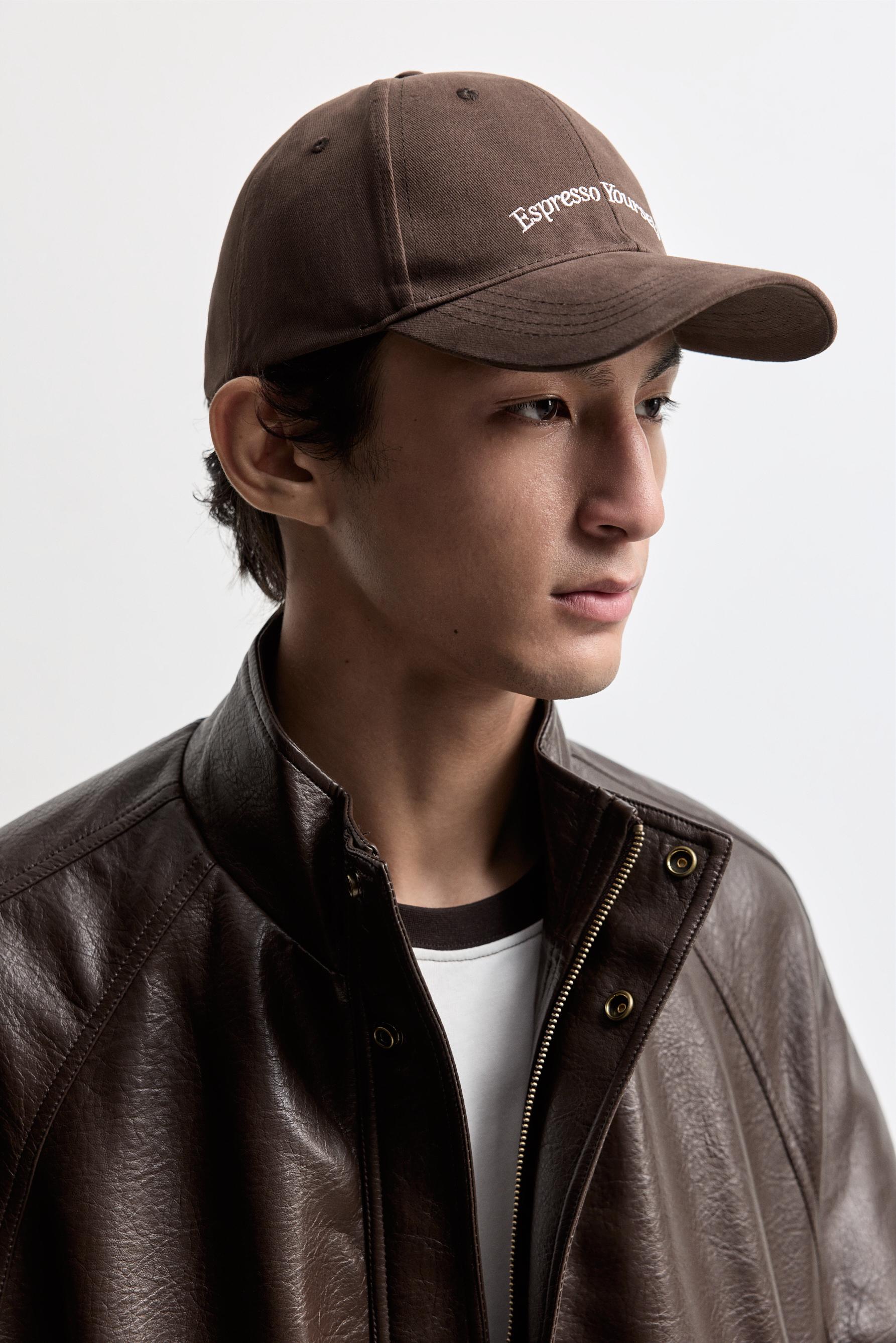 Text embroidered cap — BROWN