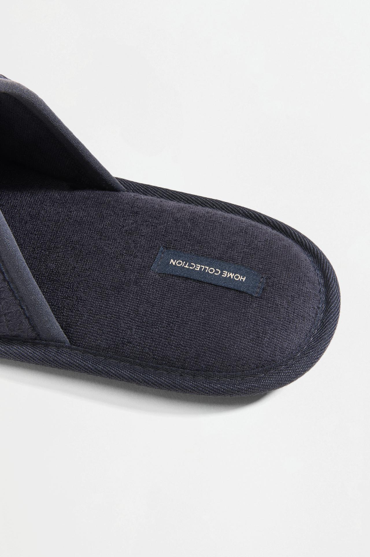Waffle-knit house slippers — NAVY BLUE