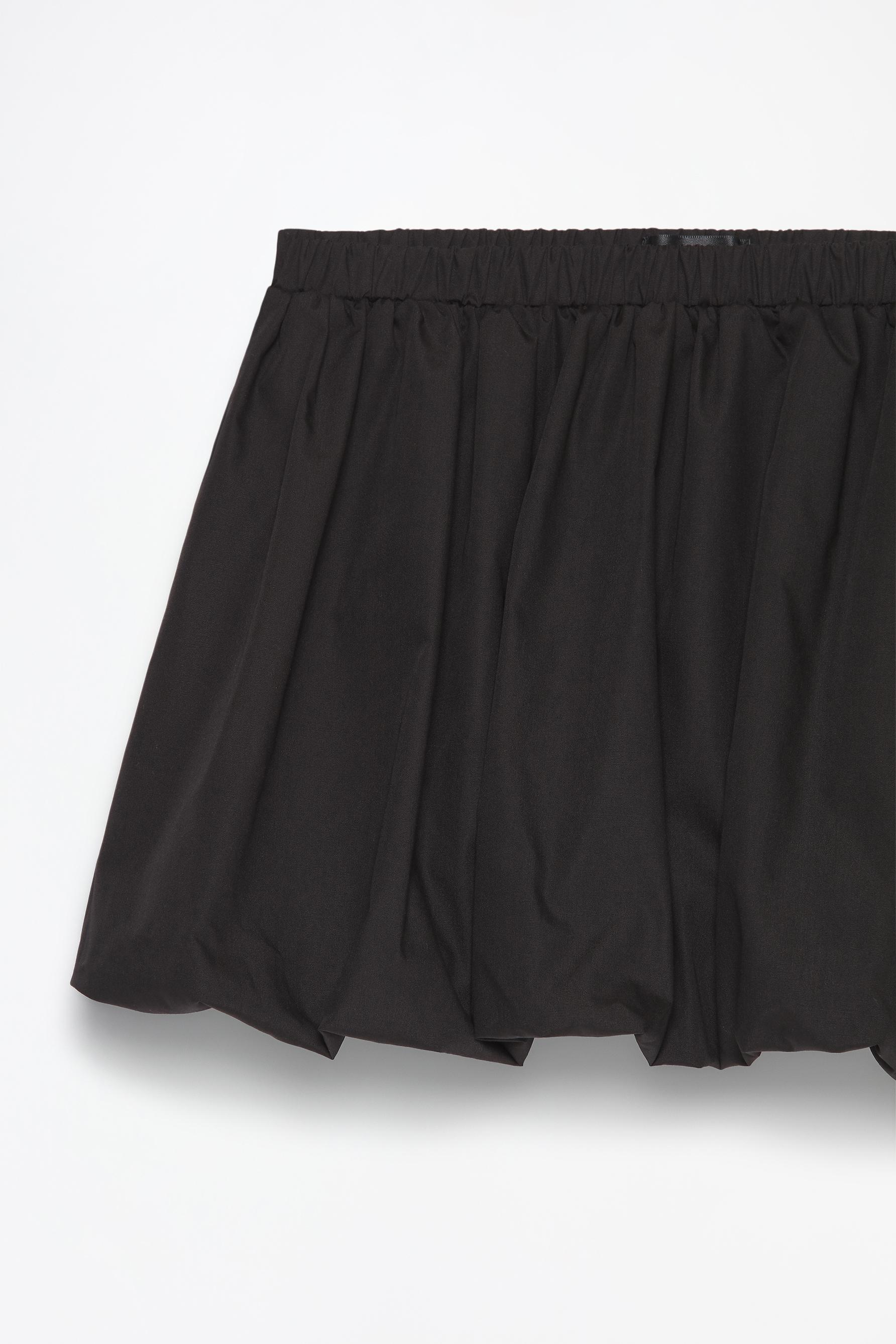 Short balloon skirt - Skirts - CLOTHING - Woman - | Lefties