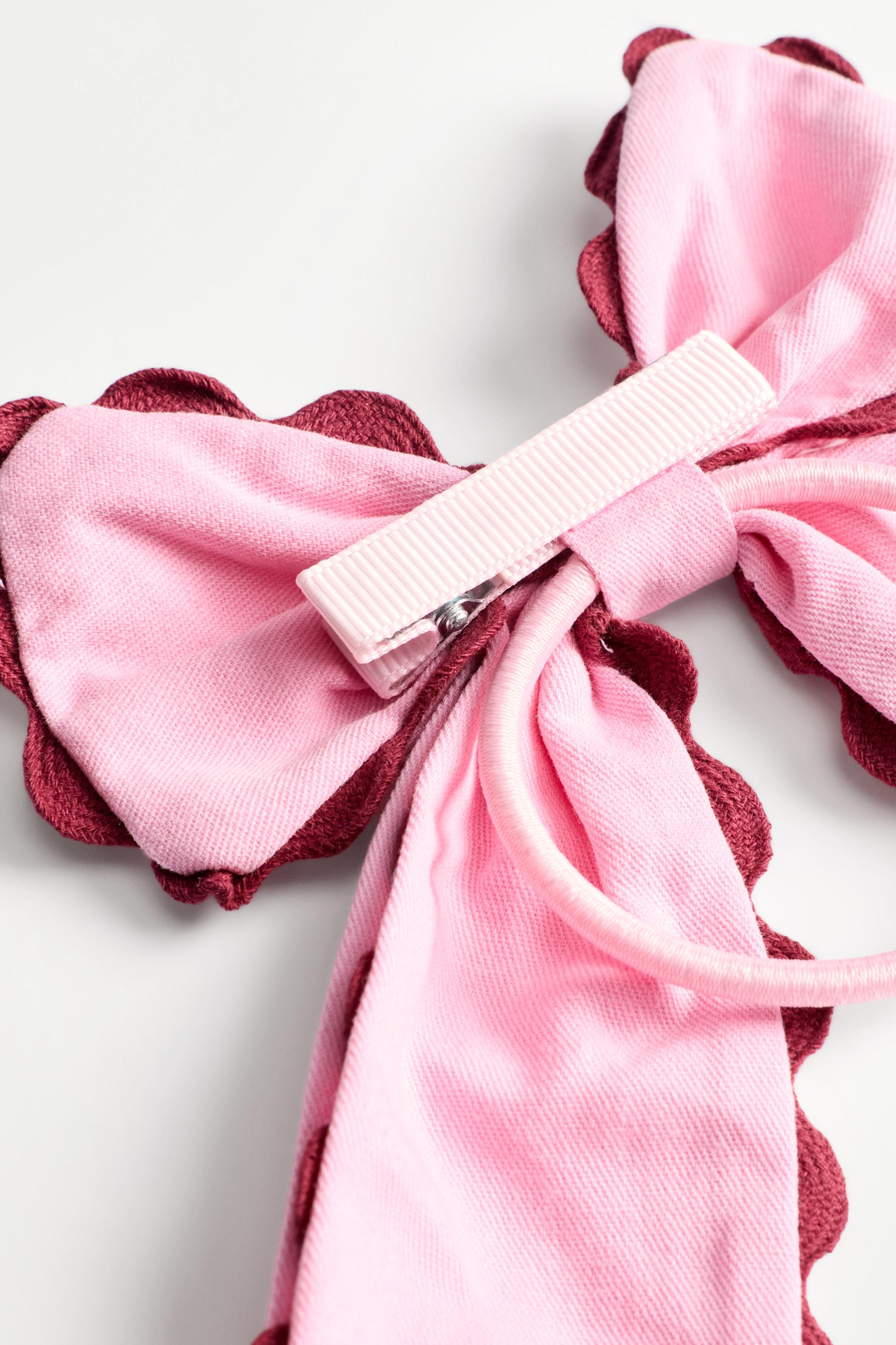 Large scalloped bow scrunchie — PINK