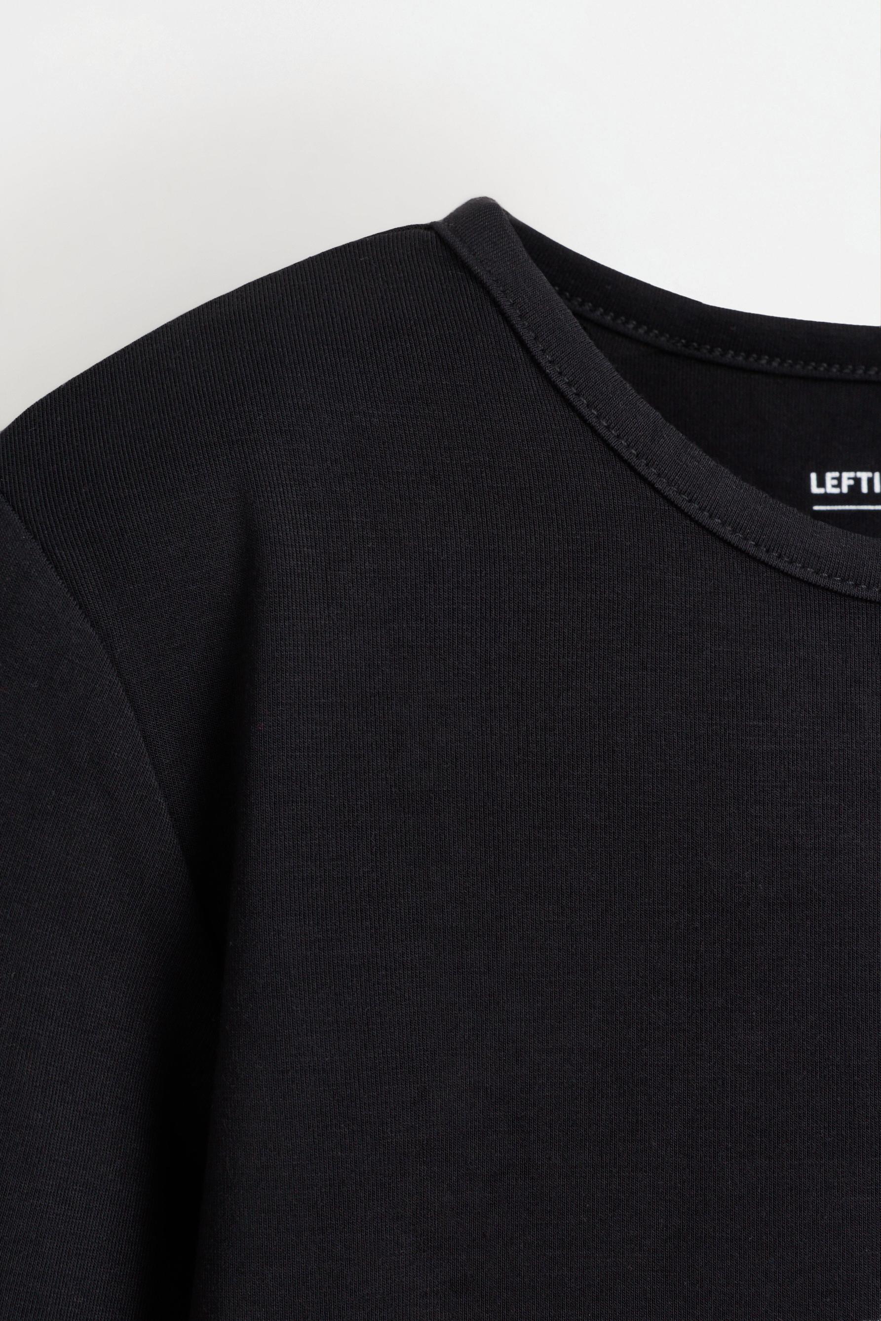 LIGHTWEIGHT thermal comfort T-shirt — BLACK