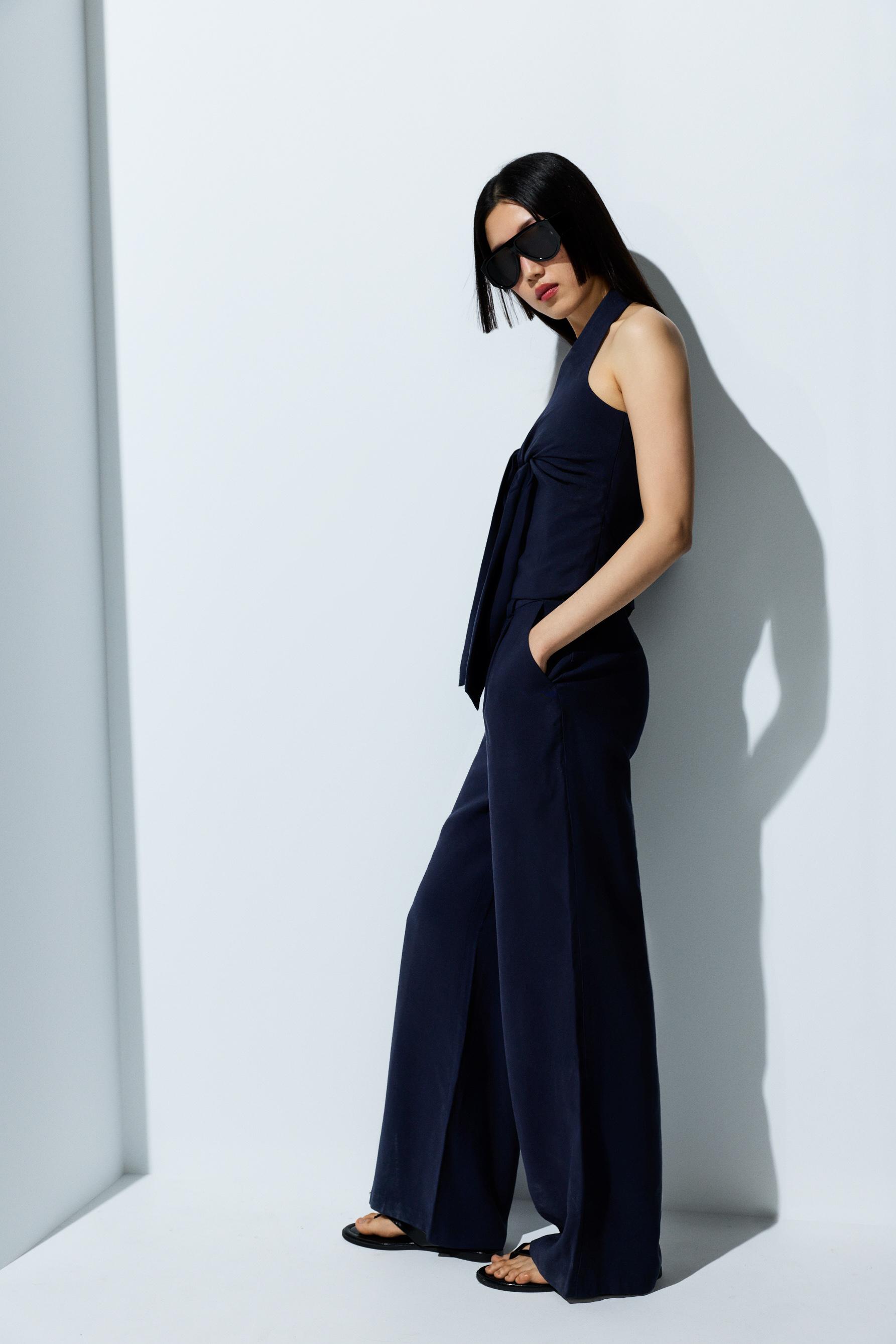 Wide-leg trousers with darts — NAVY BLUE