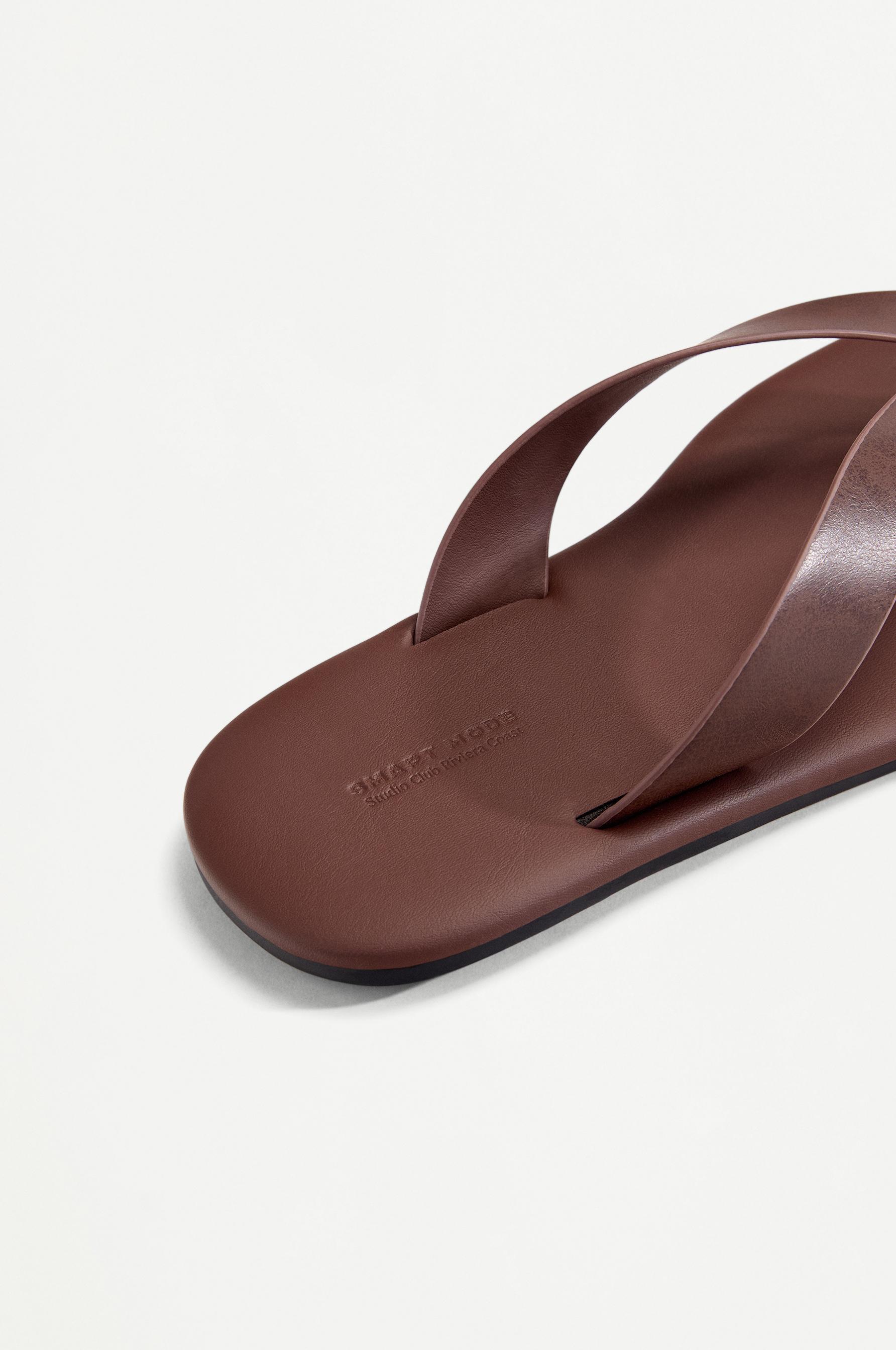 Strap sandals — BROWN