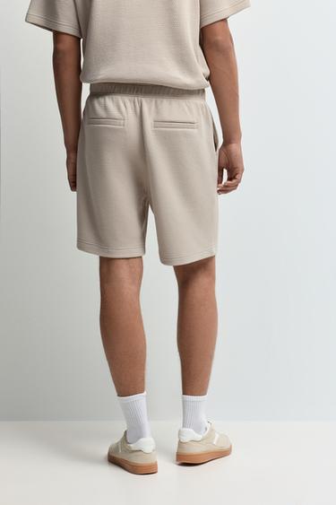 Waffle-textured Bermuda shorts — PALE SAND 4