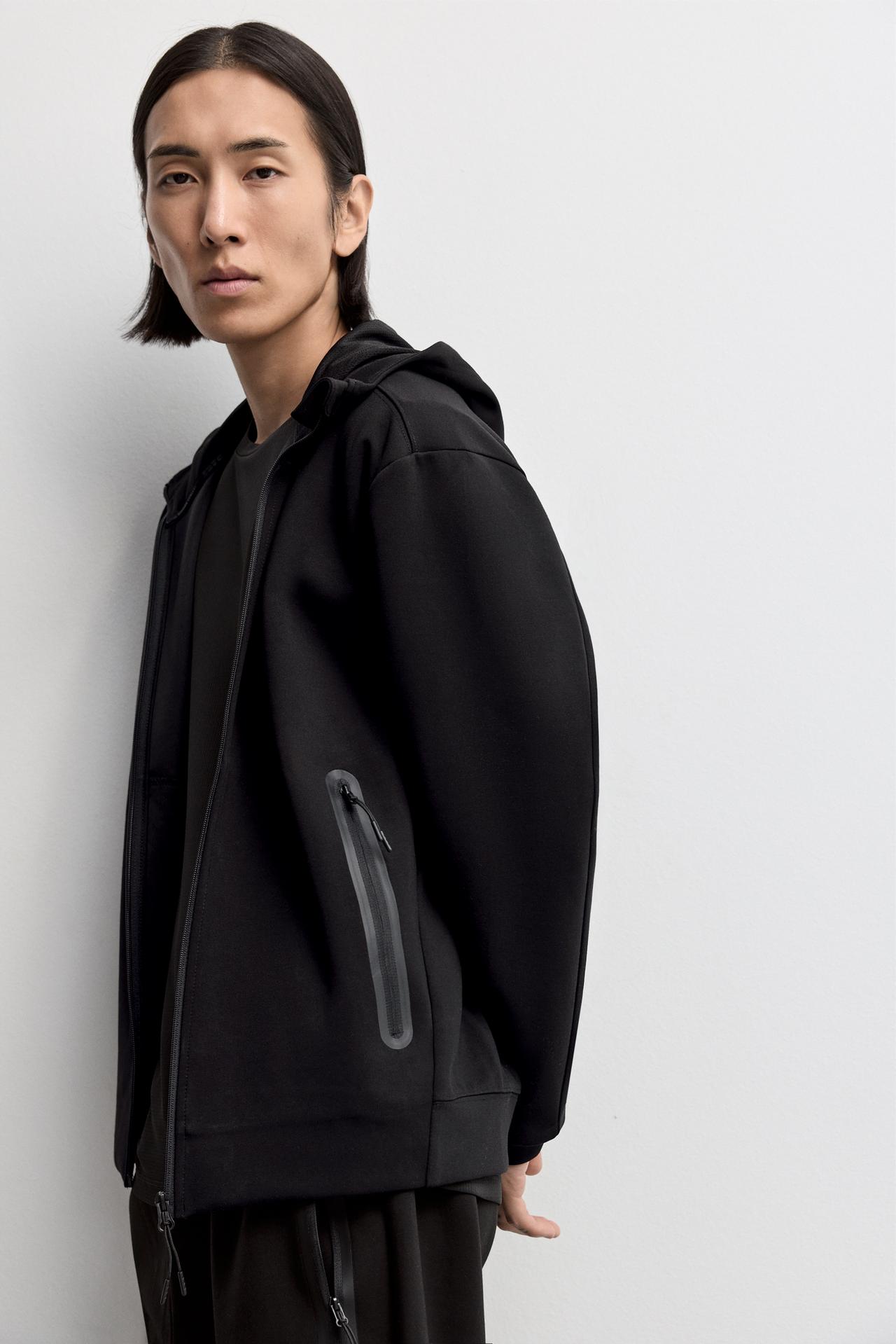 Interlock zip hoodie — BLACK