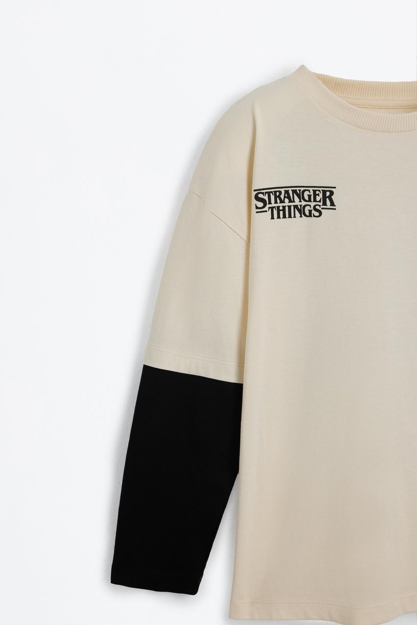 Playera Stranger Things™/© Netflix doble manga NOVEDADES