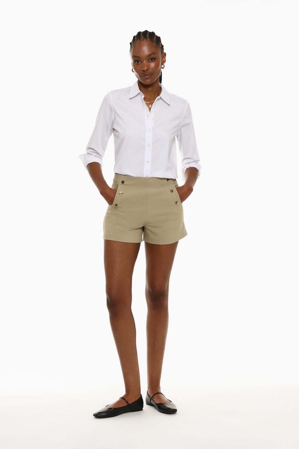 Shorts with buttons