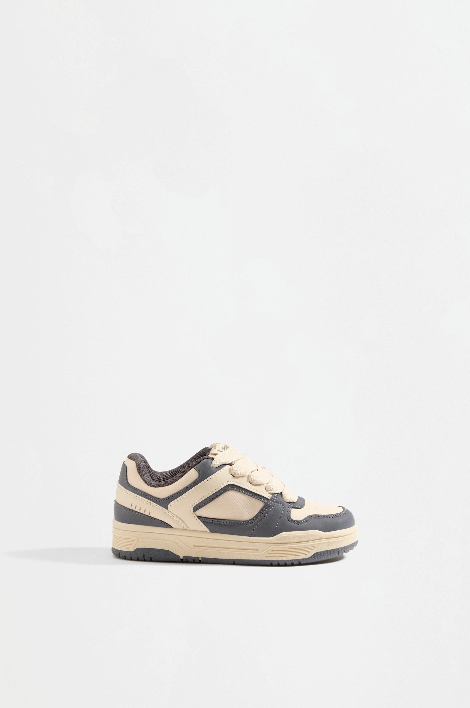 Zapatilla volumen combinada
