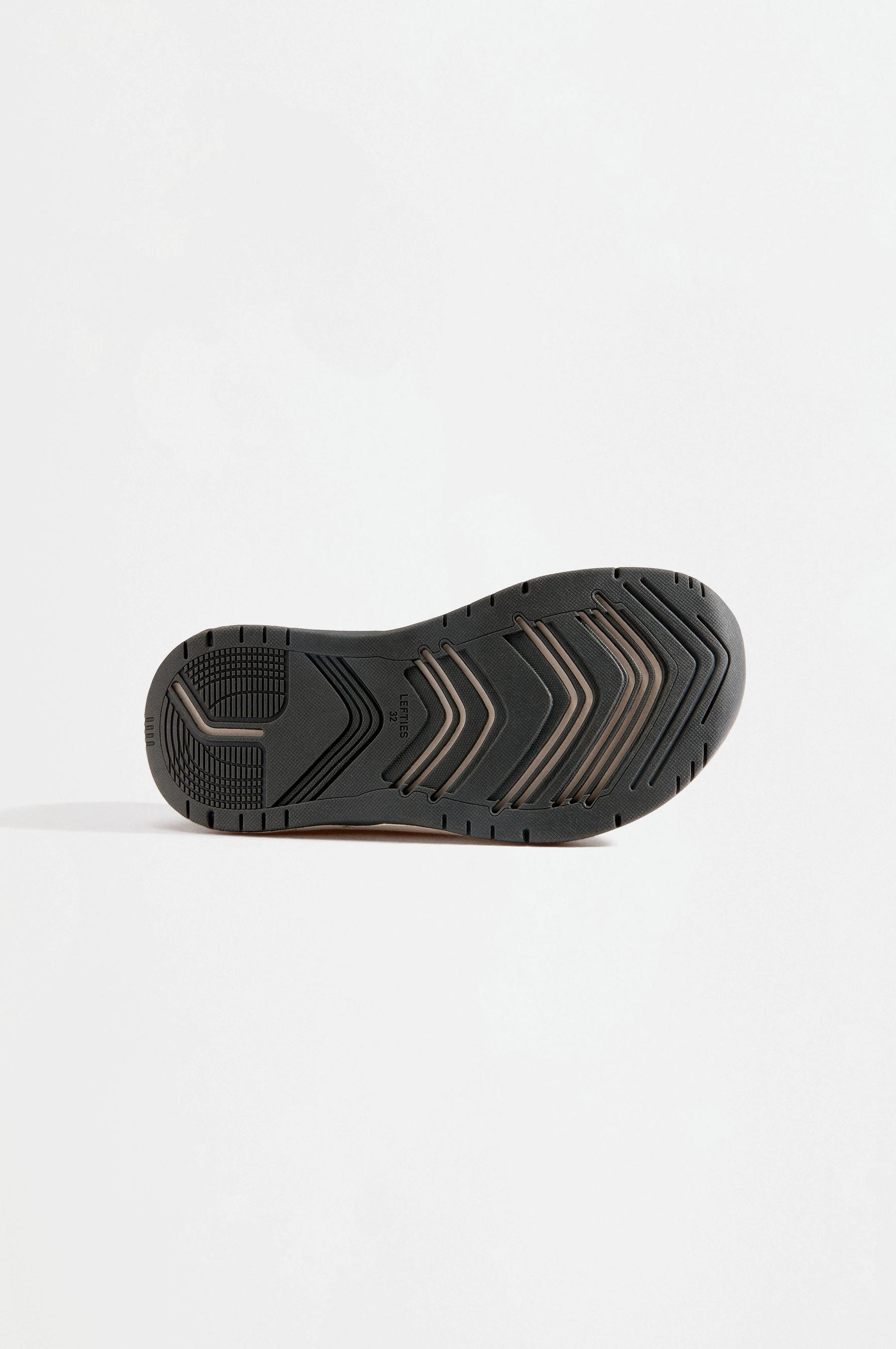 BAREFOOT CASUAL SNEAKERS — BEIGE