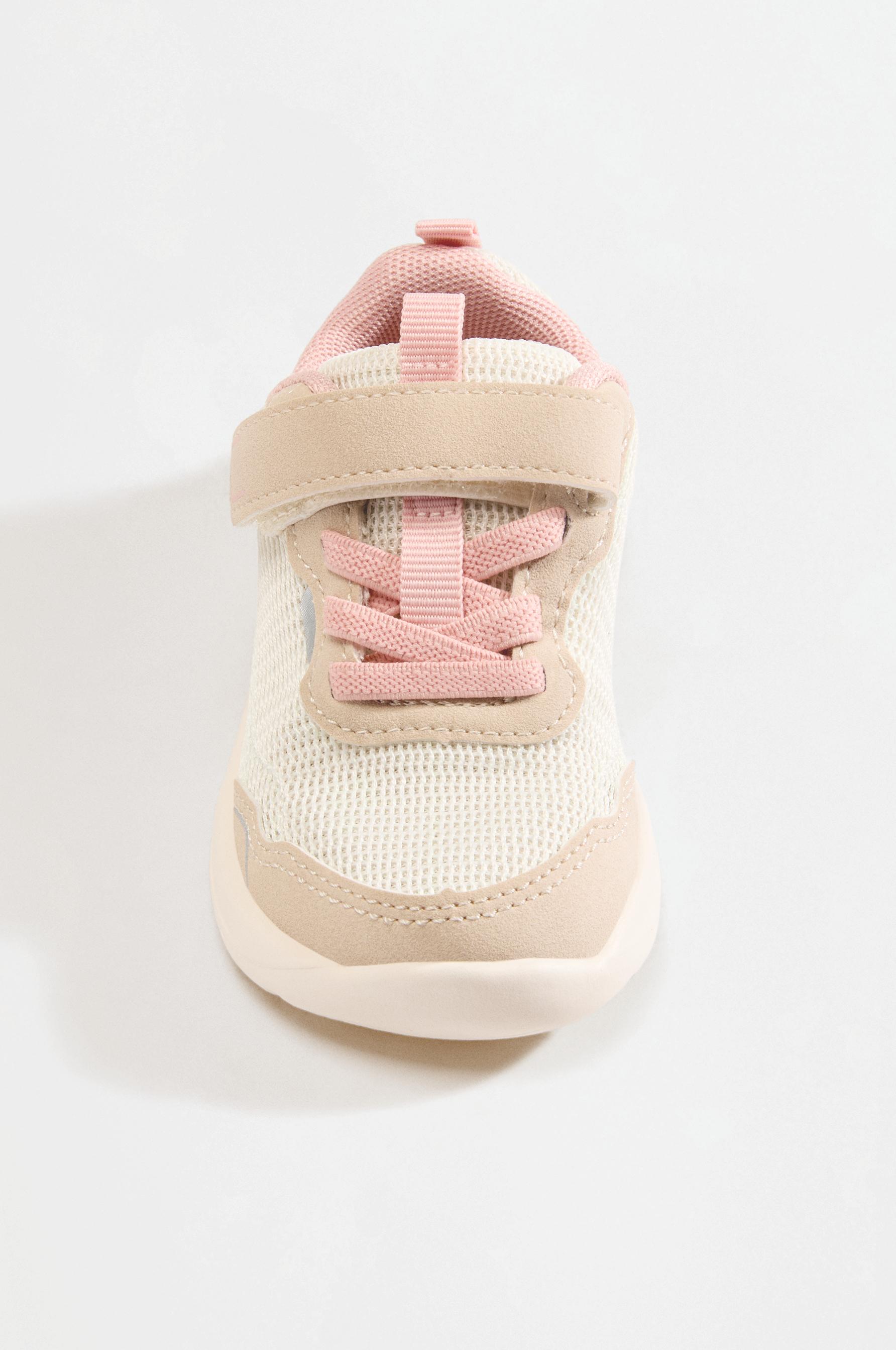 Sneakers — PALE PINK
