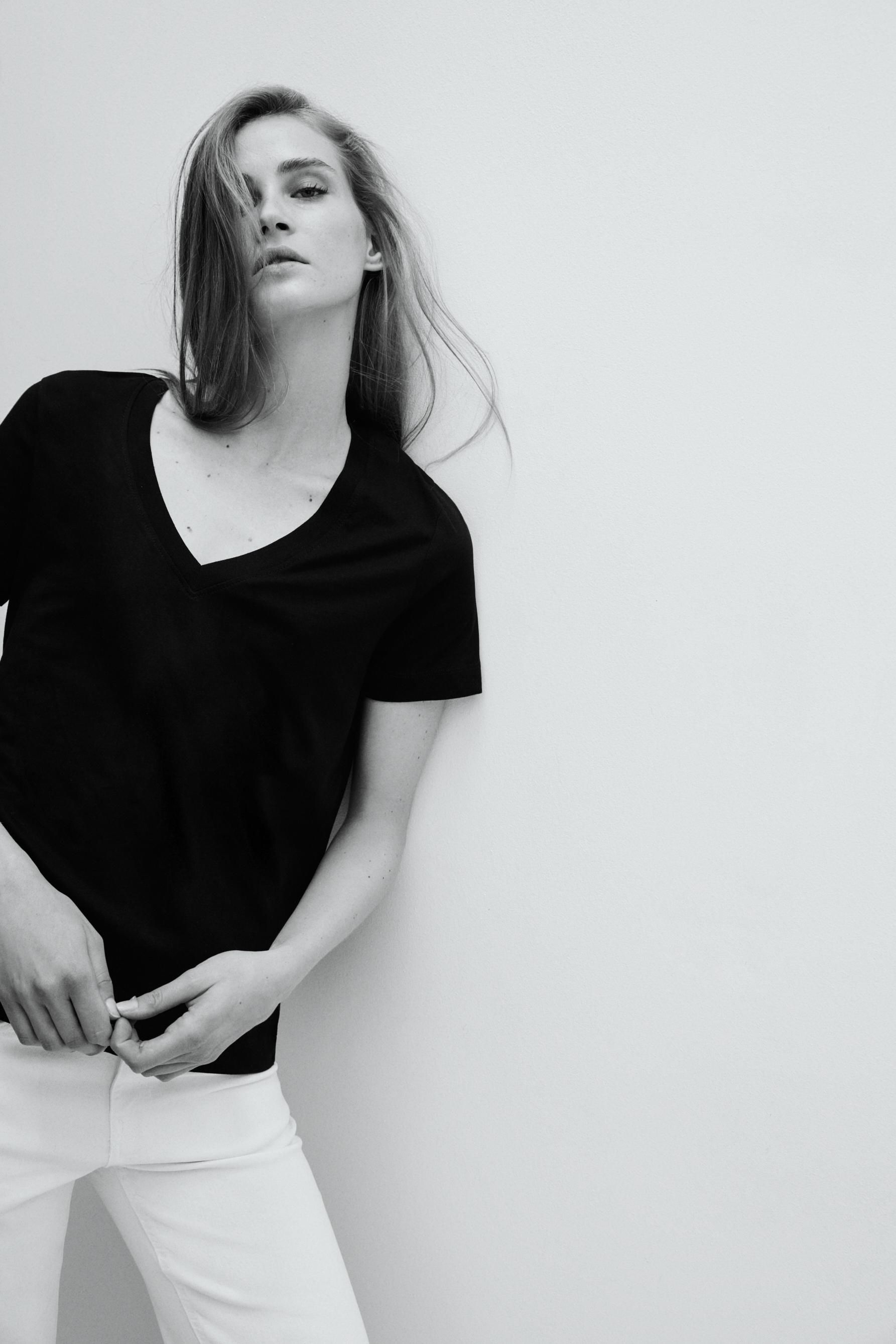 Basic V-neck T-shirt — BLACK