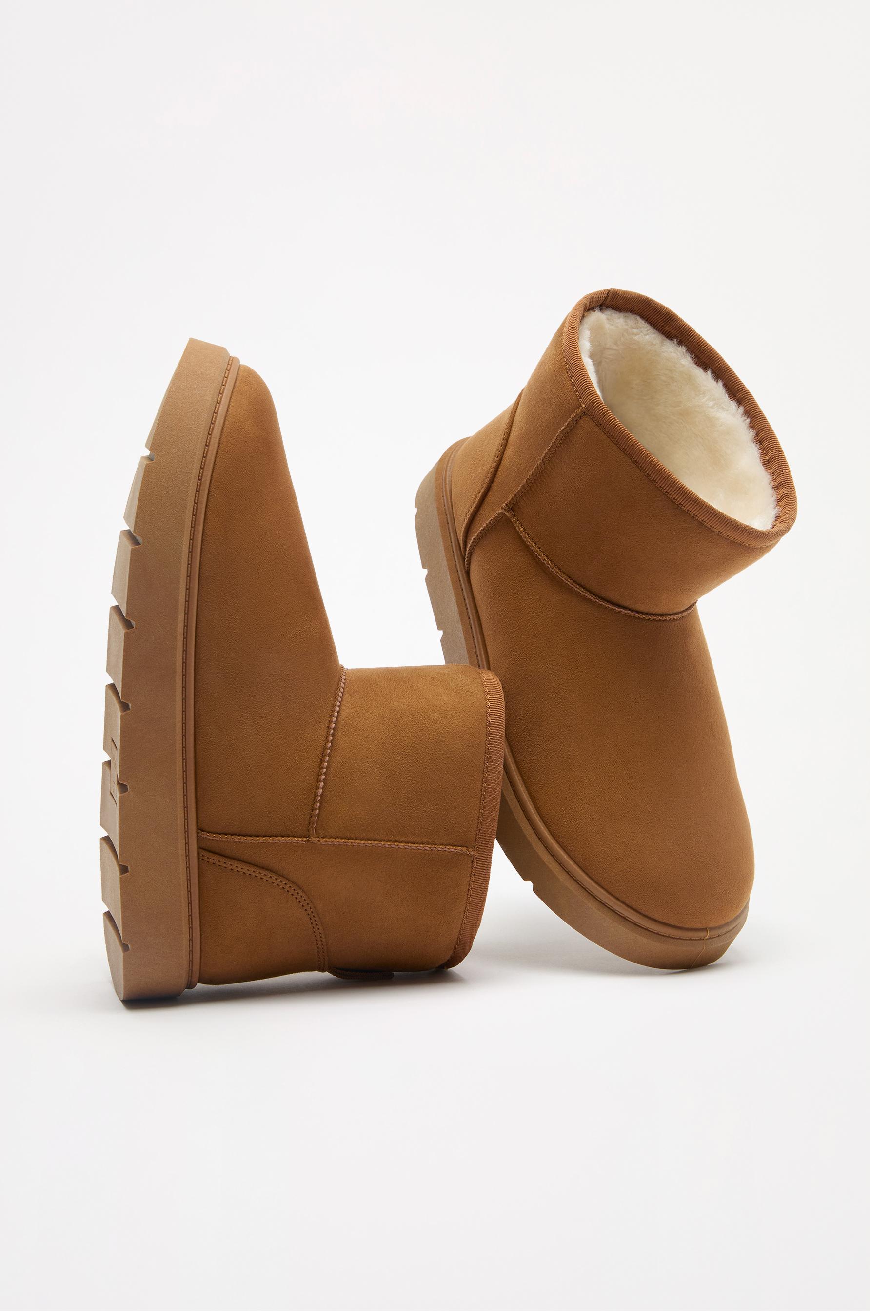 Flat fur ankle boots — LEATHER