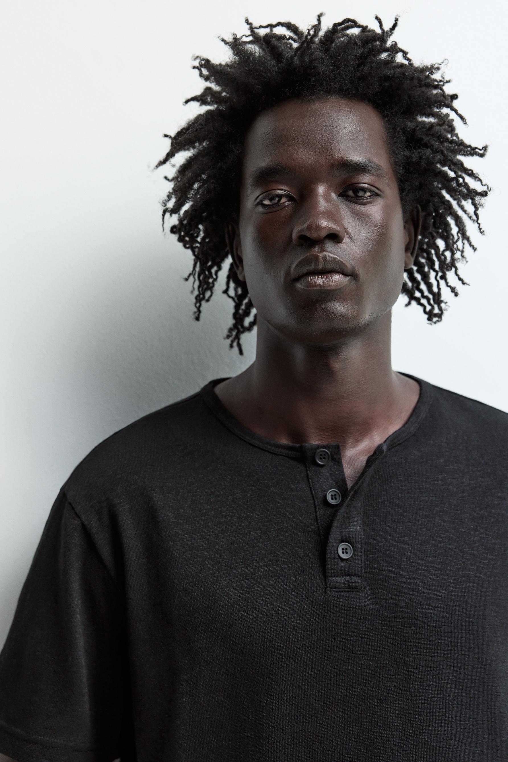 Basic henley T-shirt — BLACK