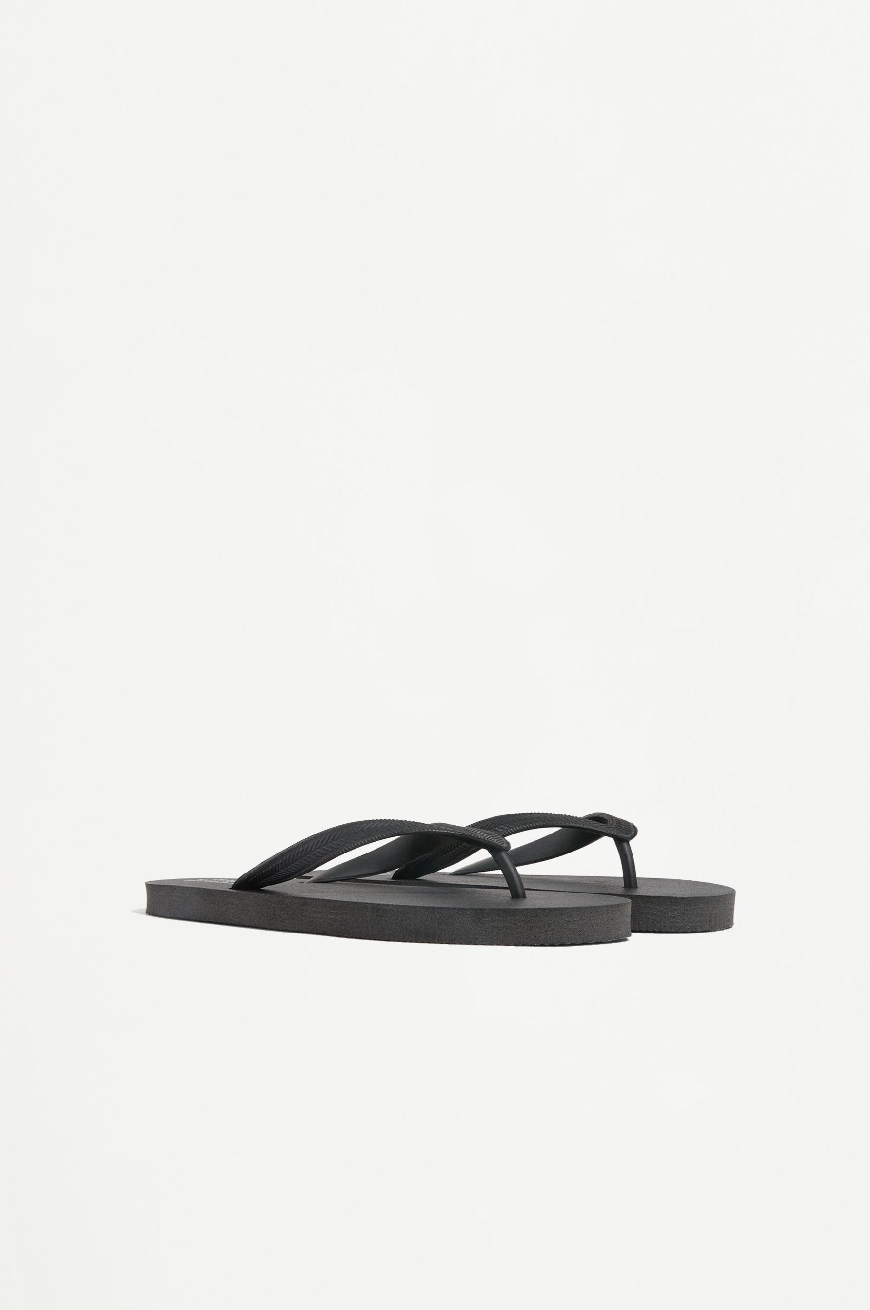 Bath flip-flops — BLACK