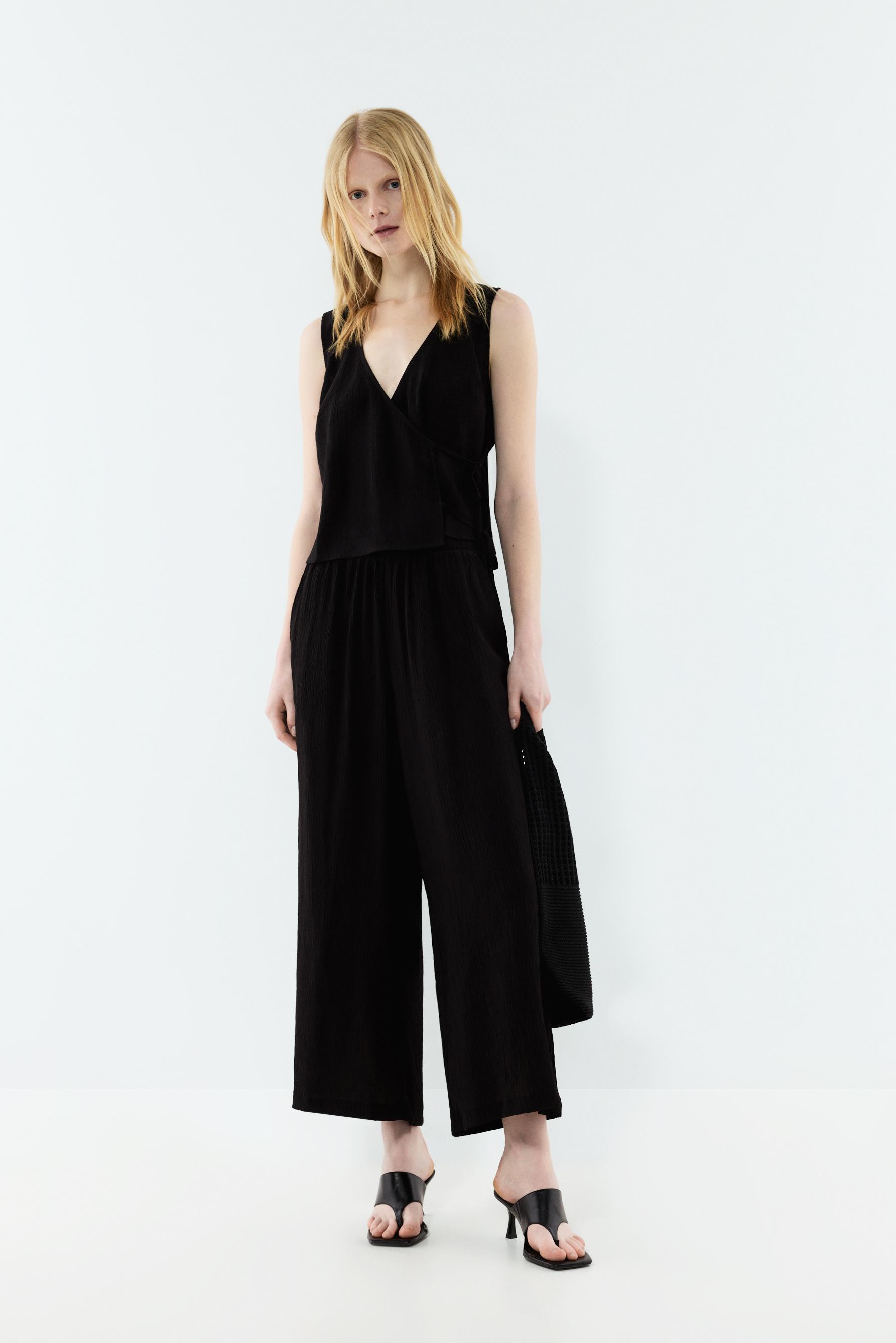 Textured jogging trousers — BLACK