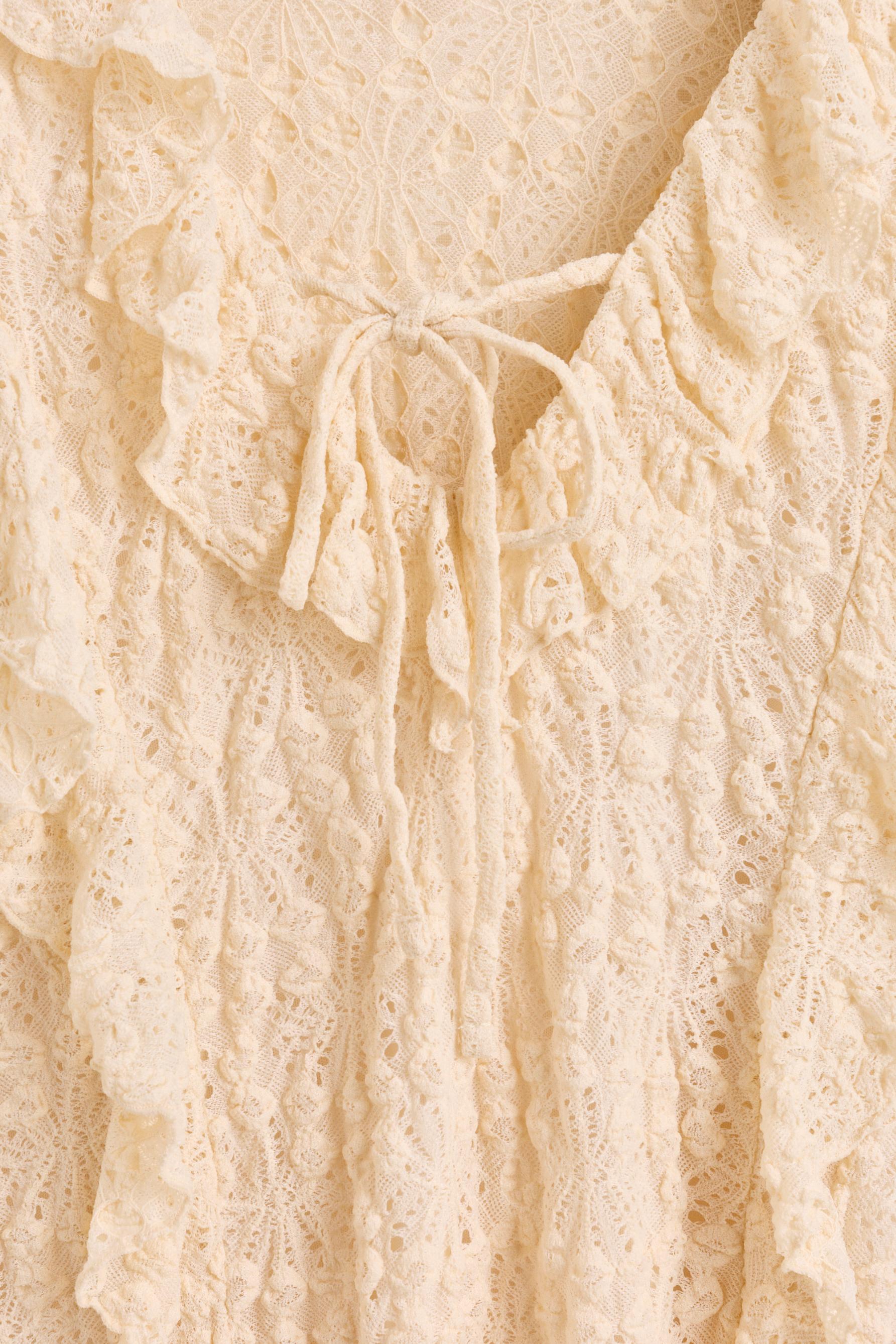 Ruffle lace top — ECRU