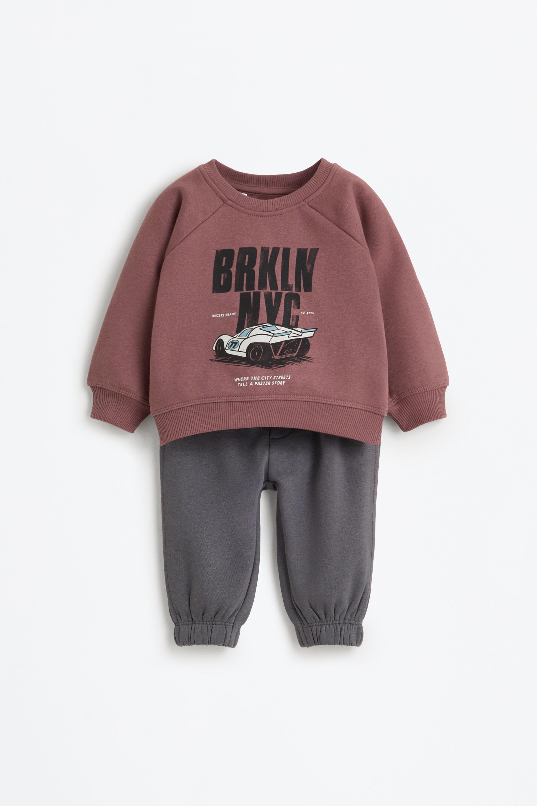 Conjunto sudadera y pantalón felpa coches