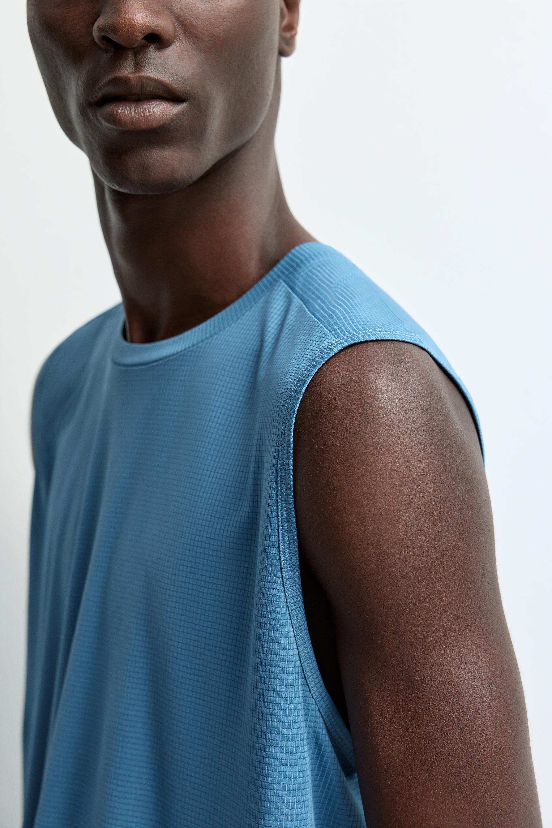 Sleeveless sports T-shirt — PALE BLUE