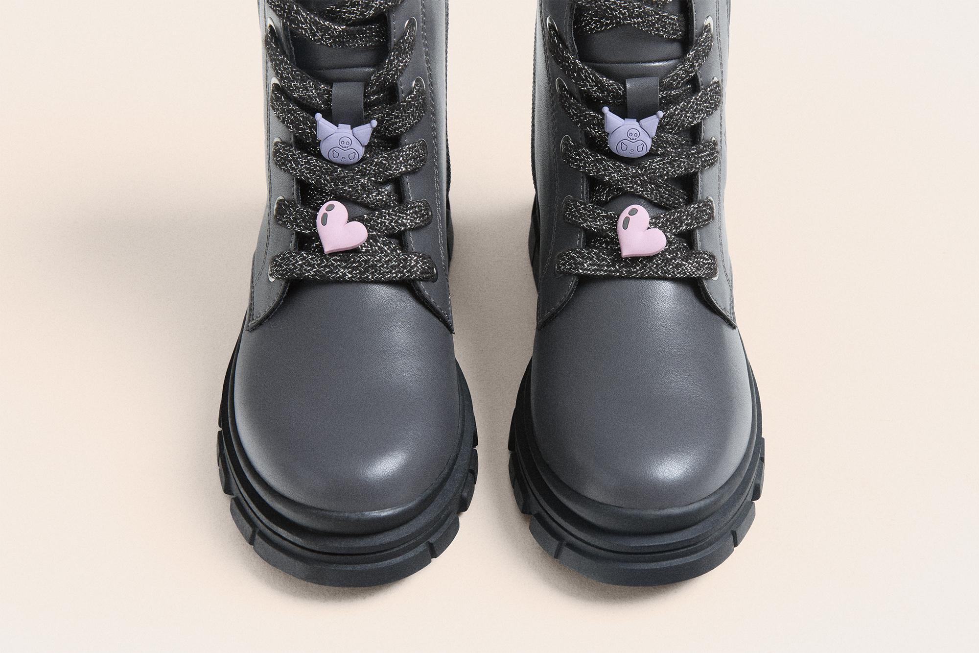 Kuromi Hello Kitty ©SANRIO Lace-up Boot — GREY