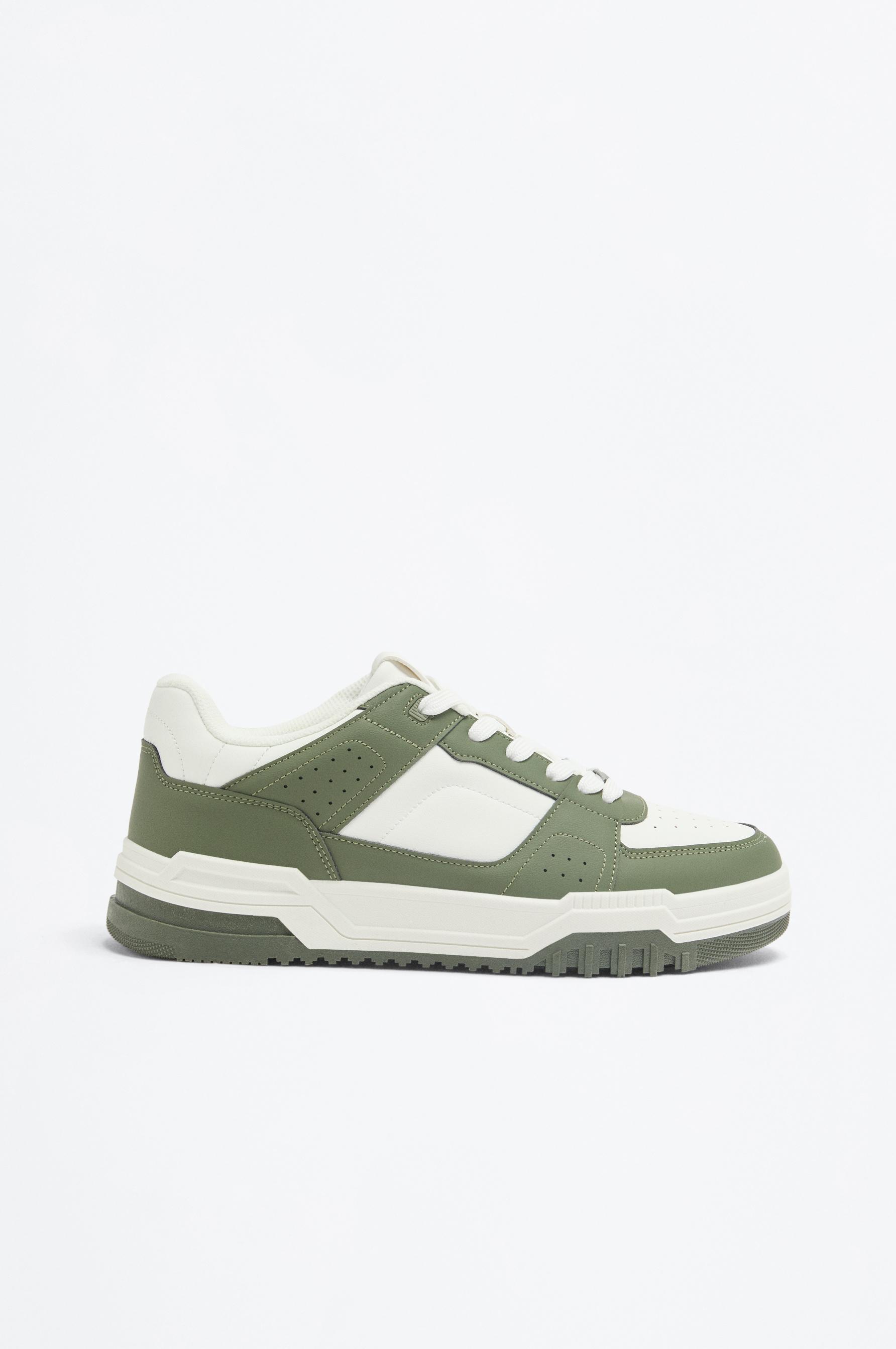 Zapatilla deportiva retro piso ancho