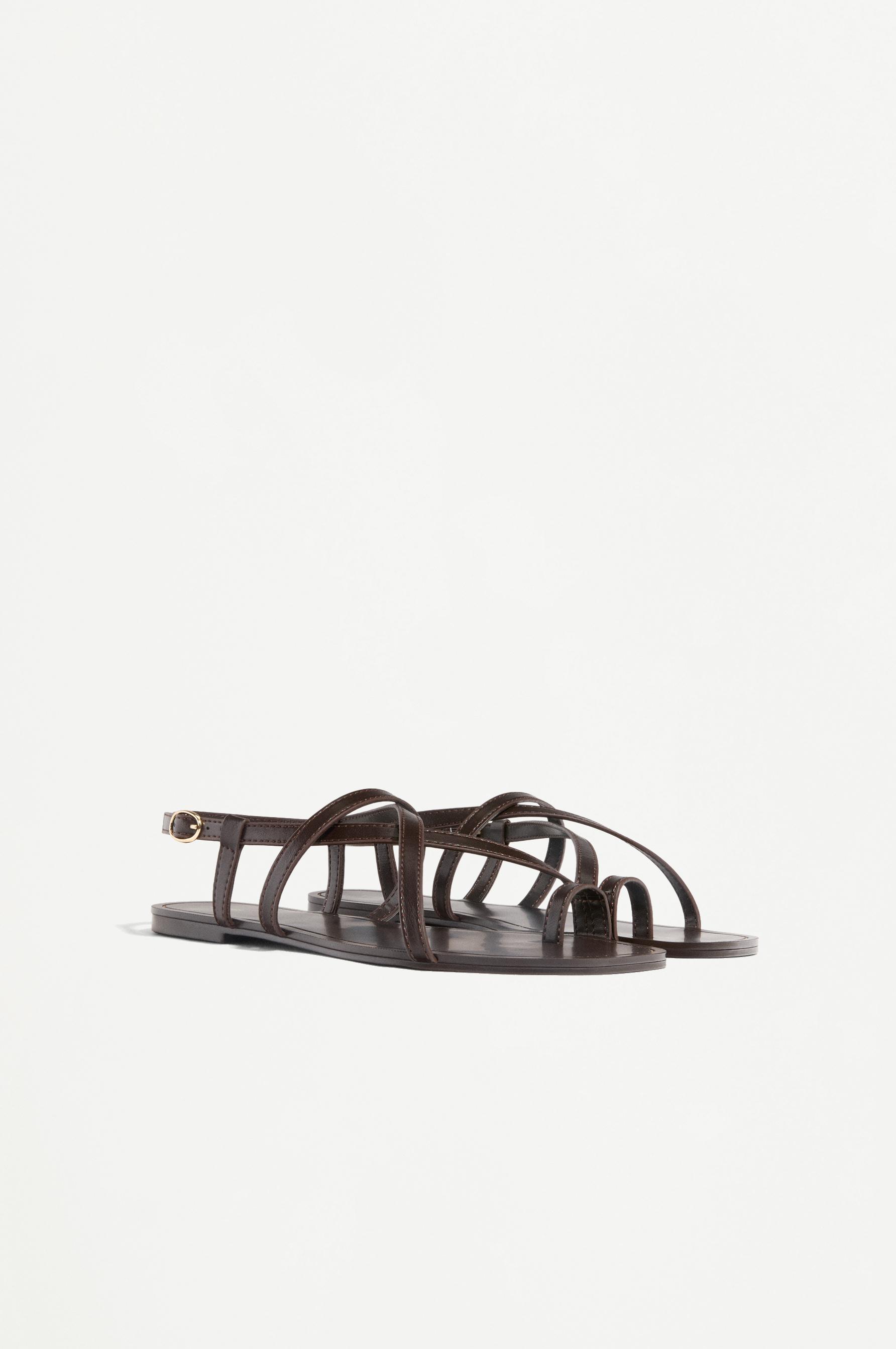 Strap flat sandals — BROWN