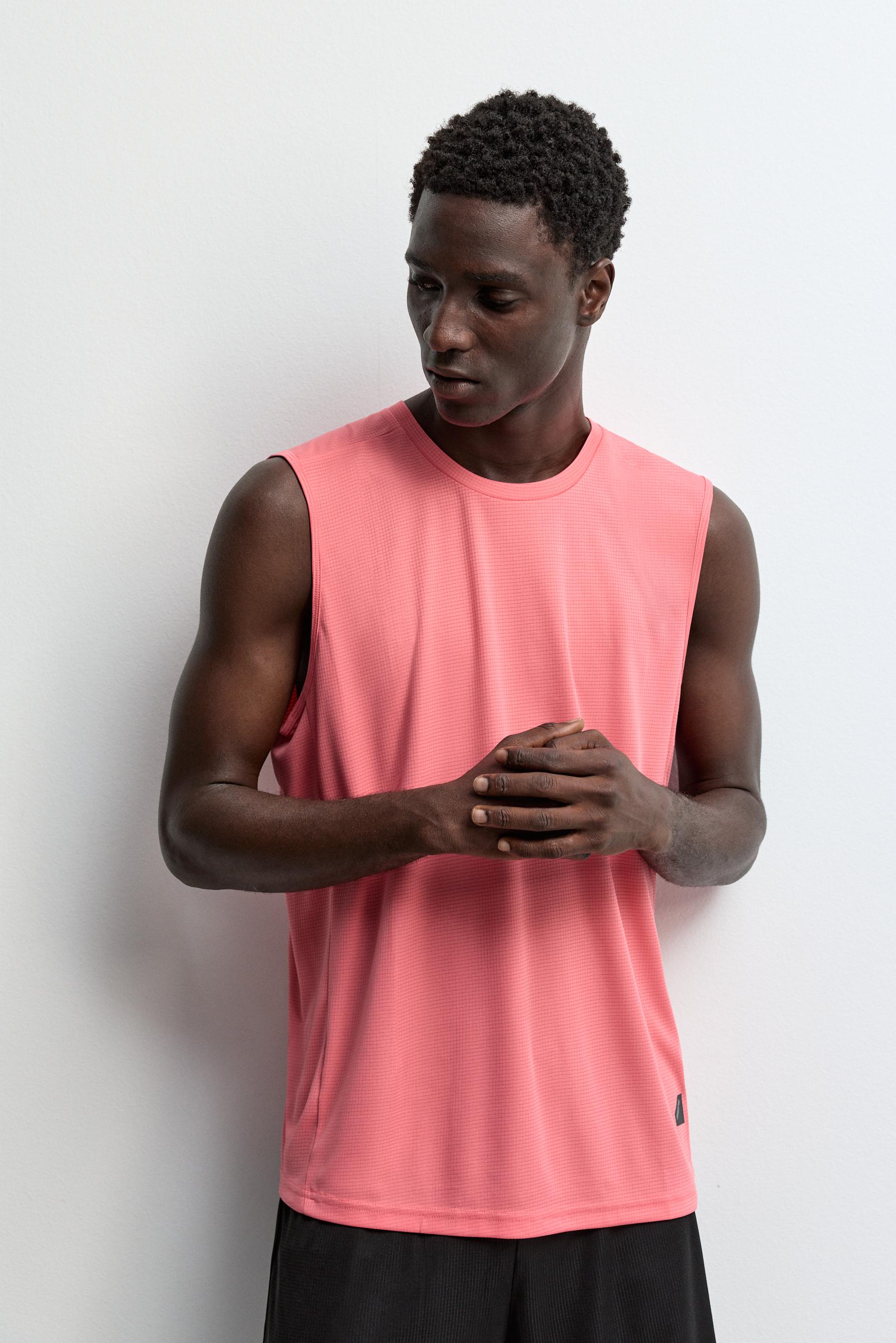 Sleeveless sports T-shirt — BUBBLEGUM PINK