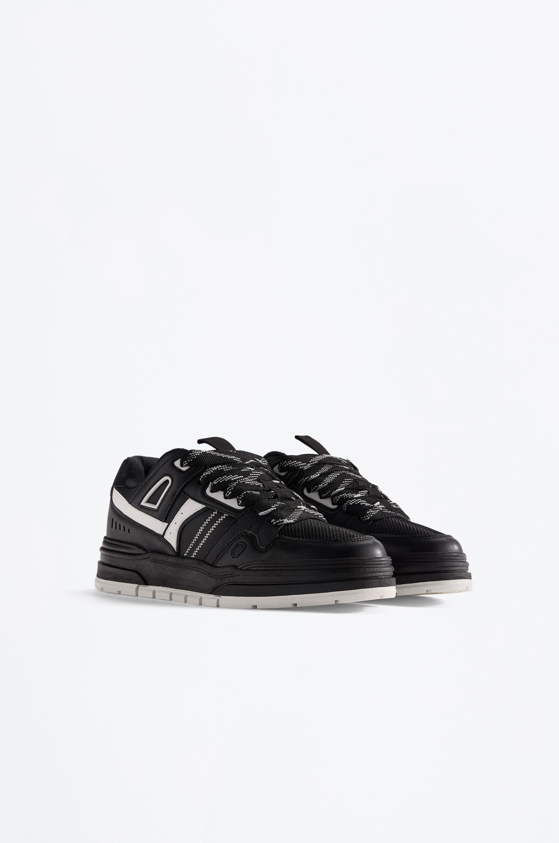CONTRAST VOLUME SNEAKER — BLACK