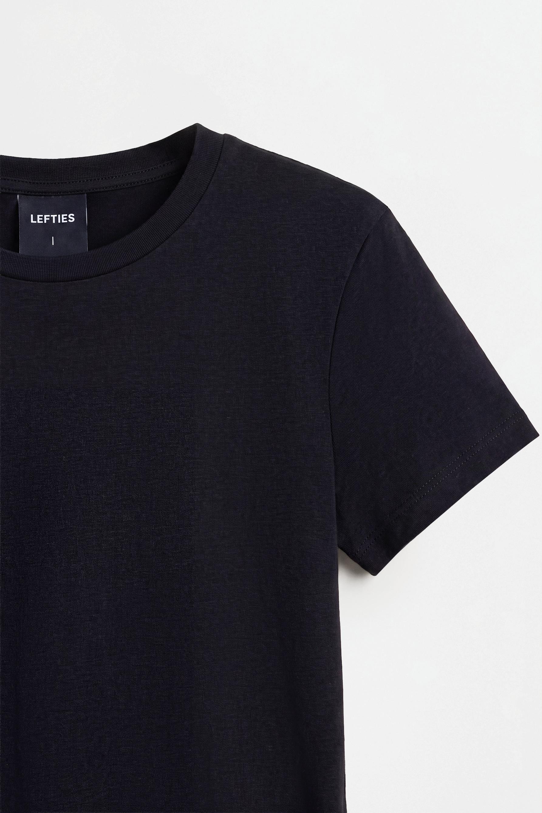 Round neck T-shirt — BLACK