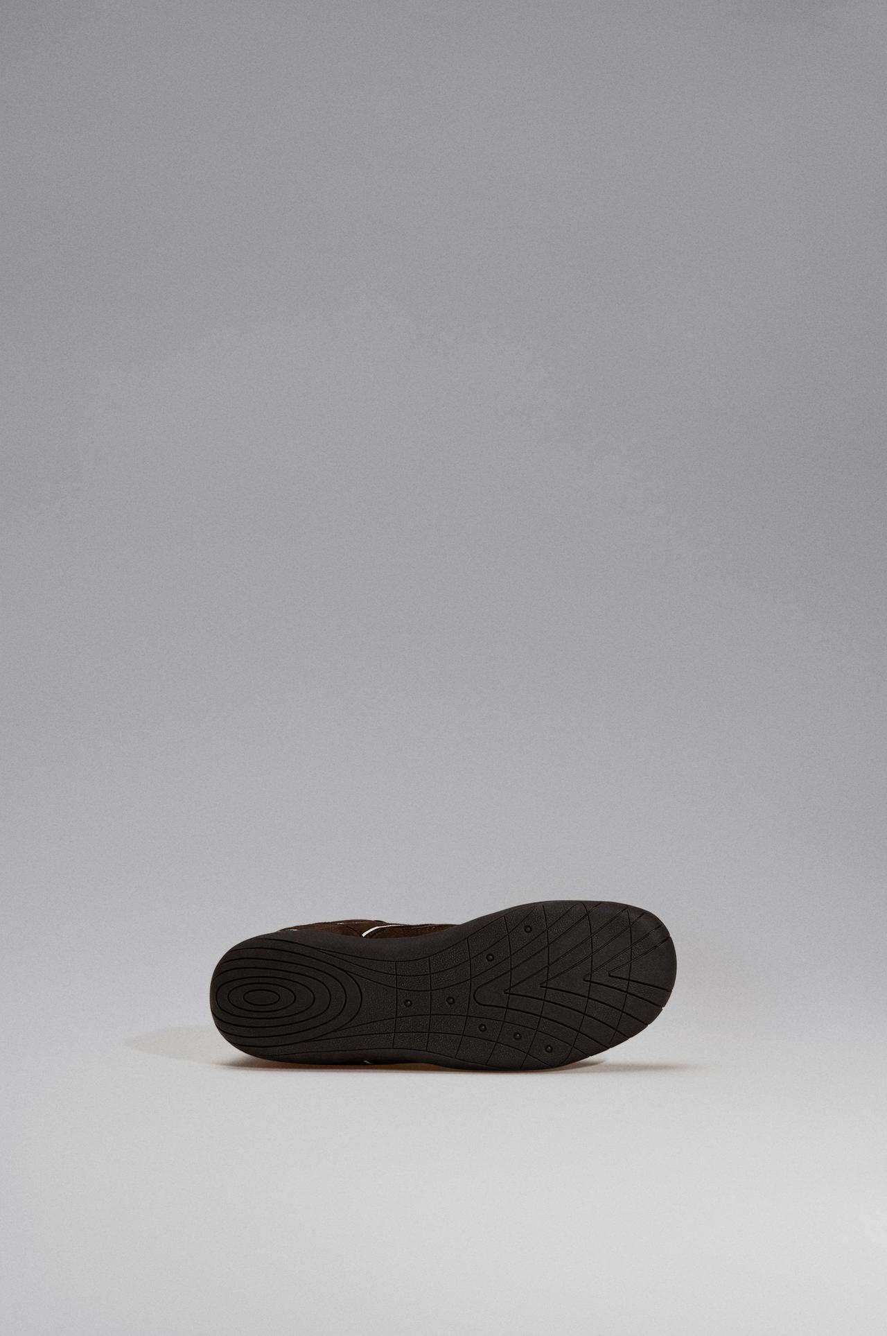 Barefoot Athletic Shoes — BROWN