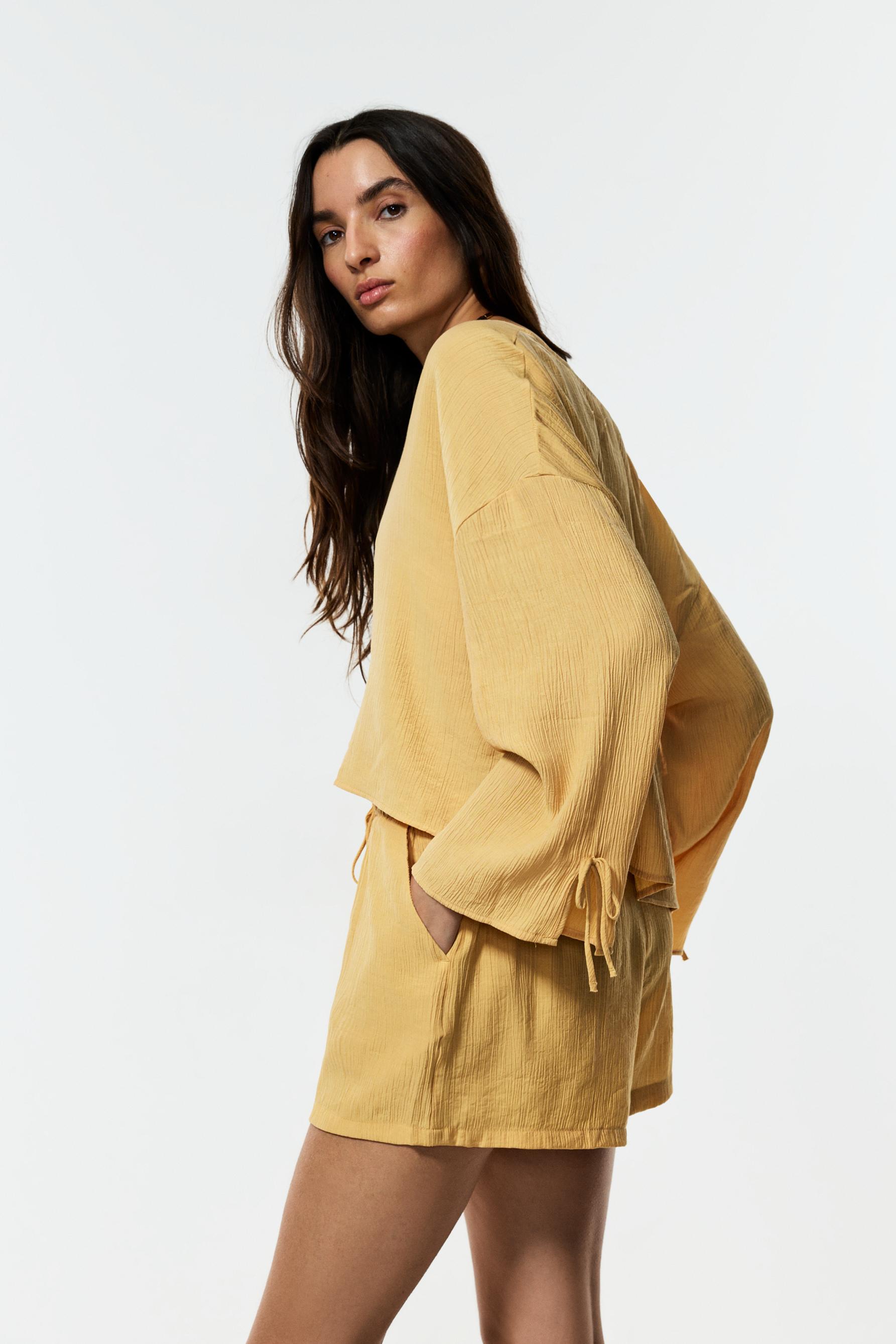 Textured shorts — YELLOW