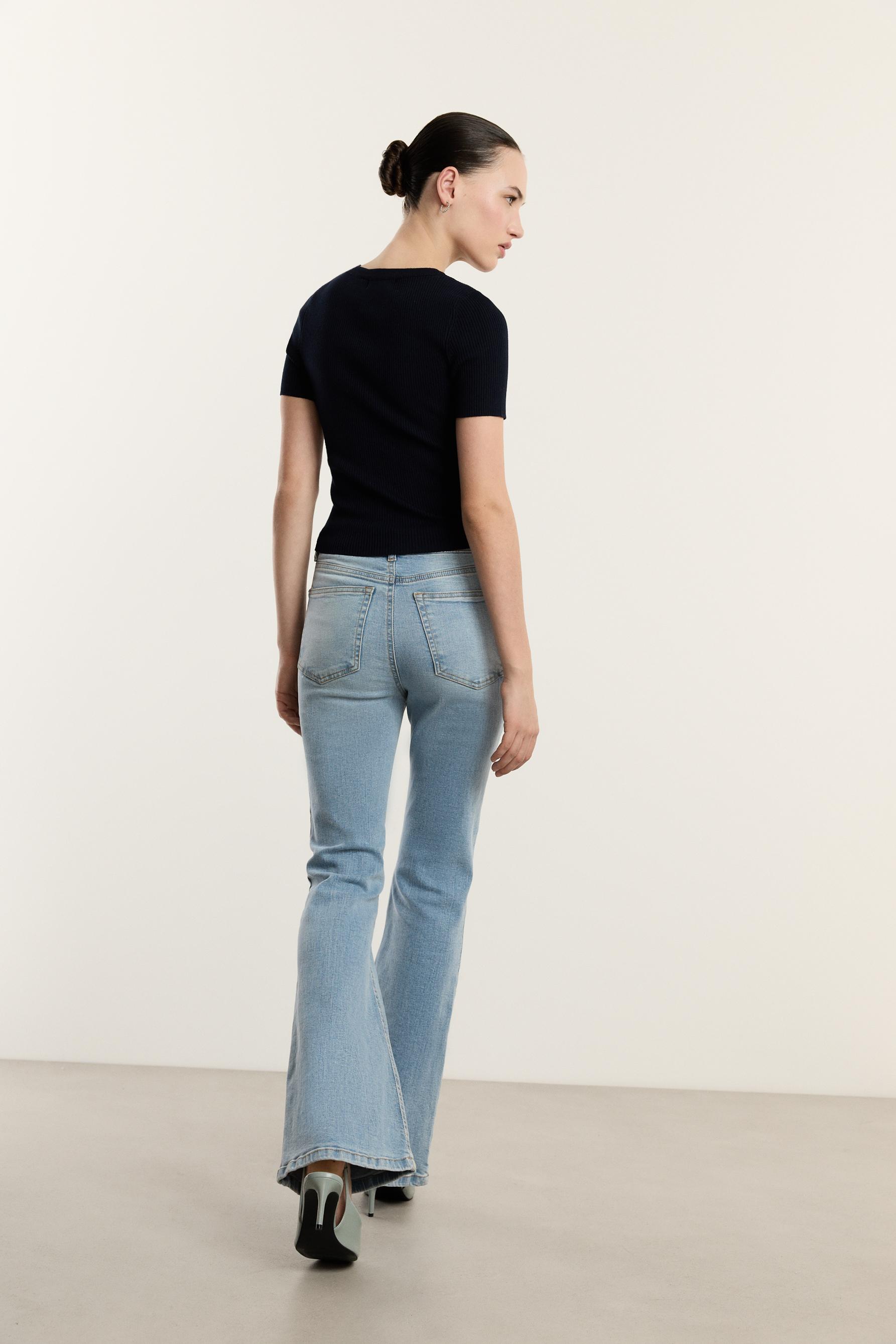 Bell bottom jeans — FADED BLUE