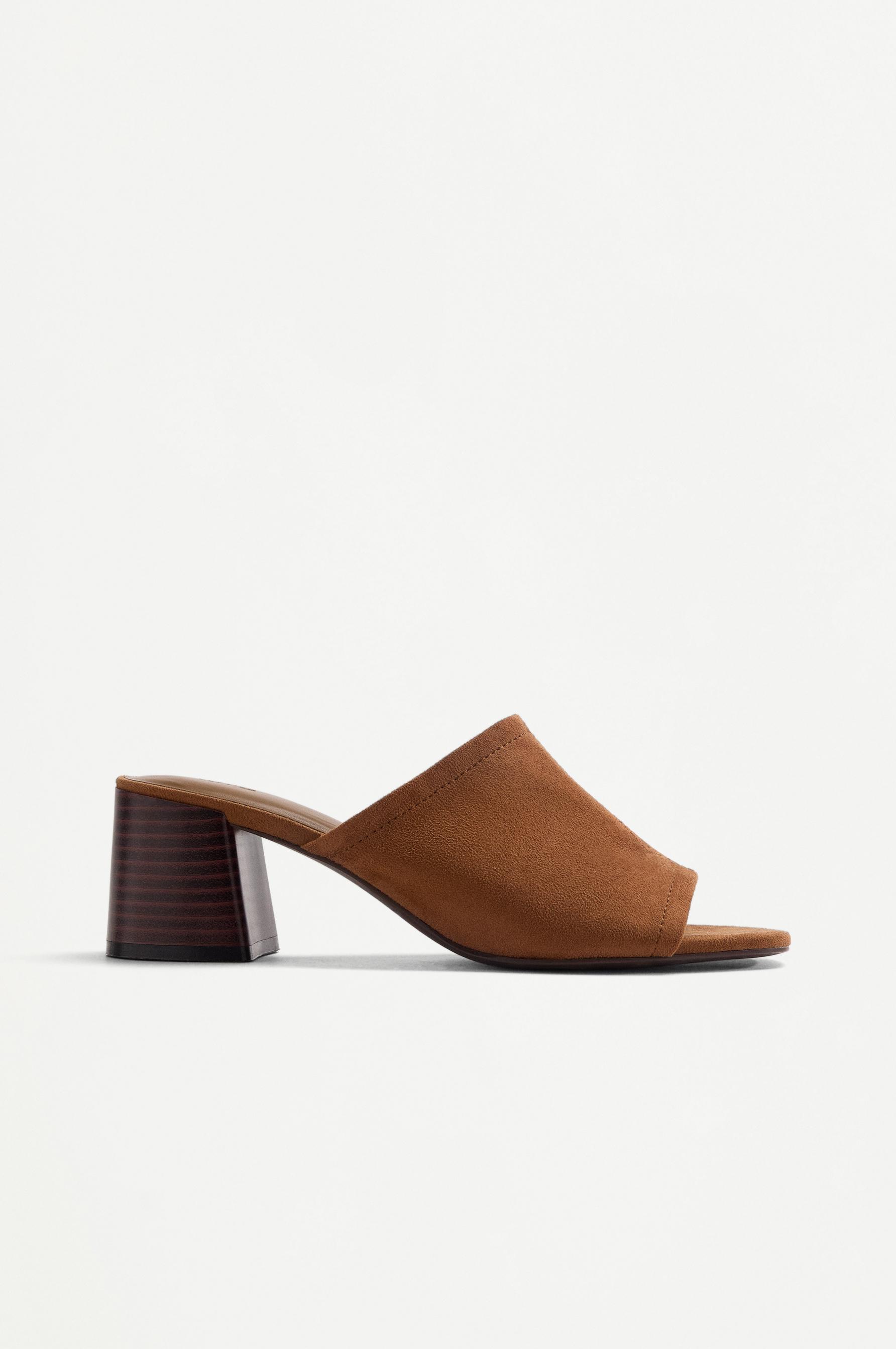 Sandalia mule efecto ante