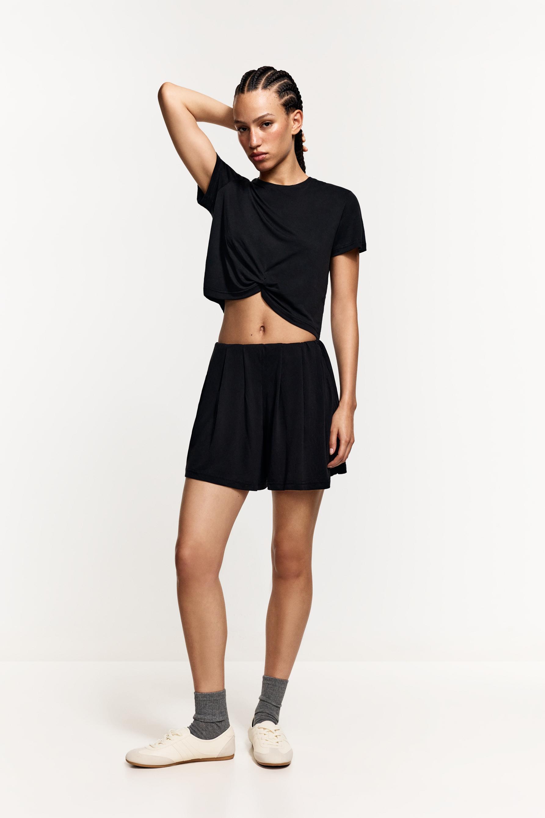 Flowing gathered T-shirt — BLACK