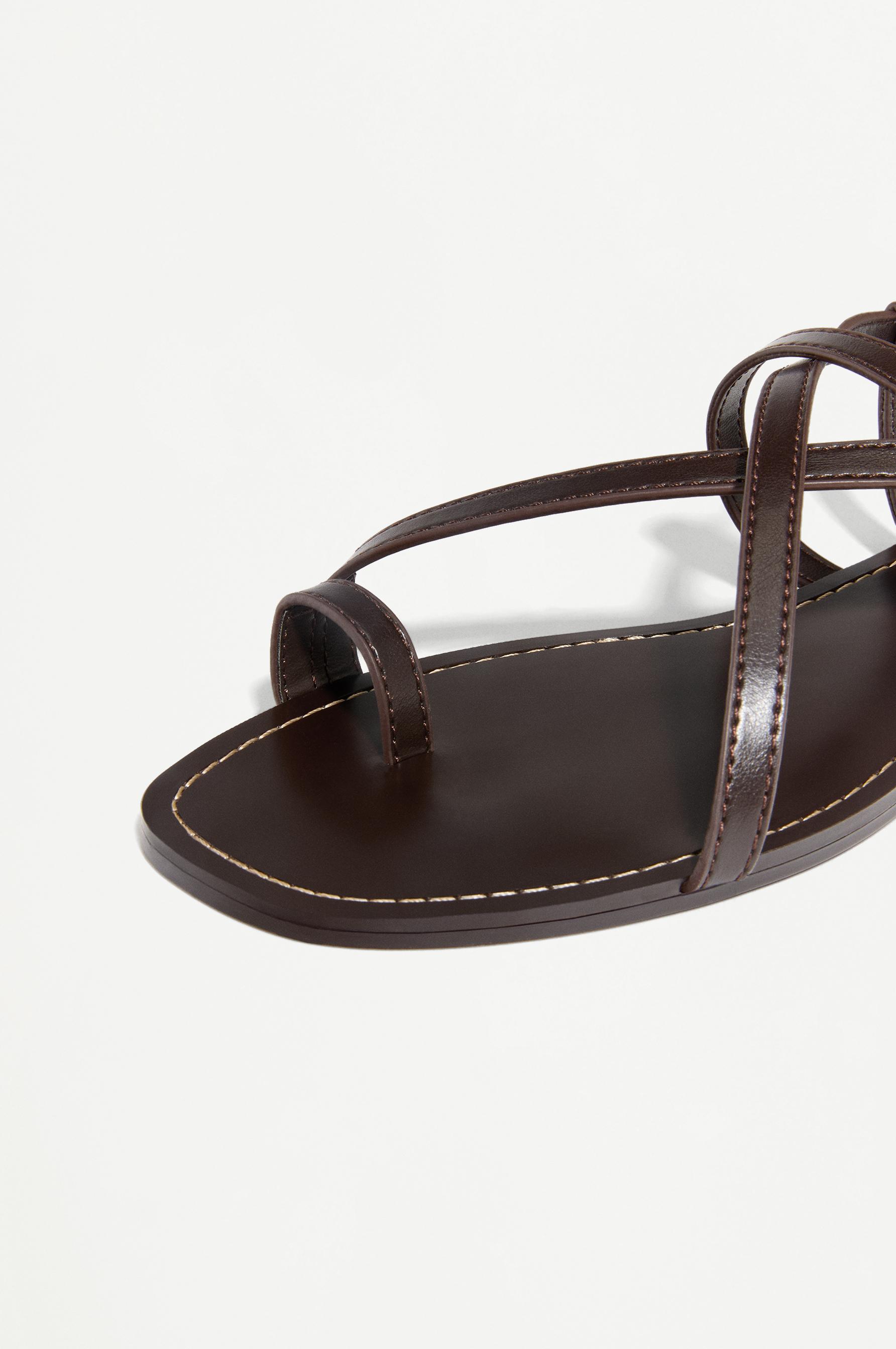 Strap flat sandals — BROWN